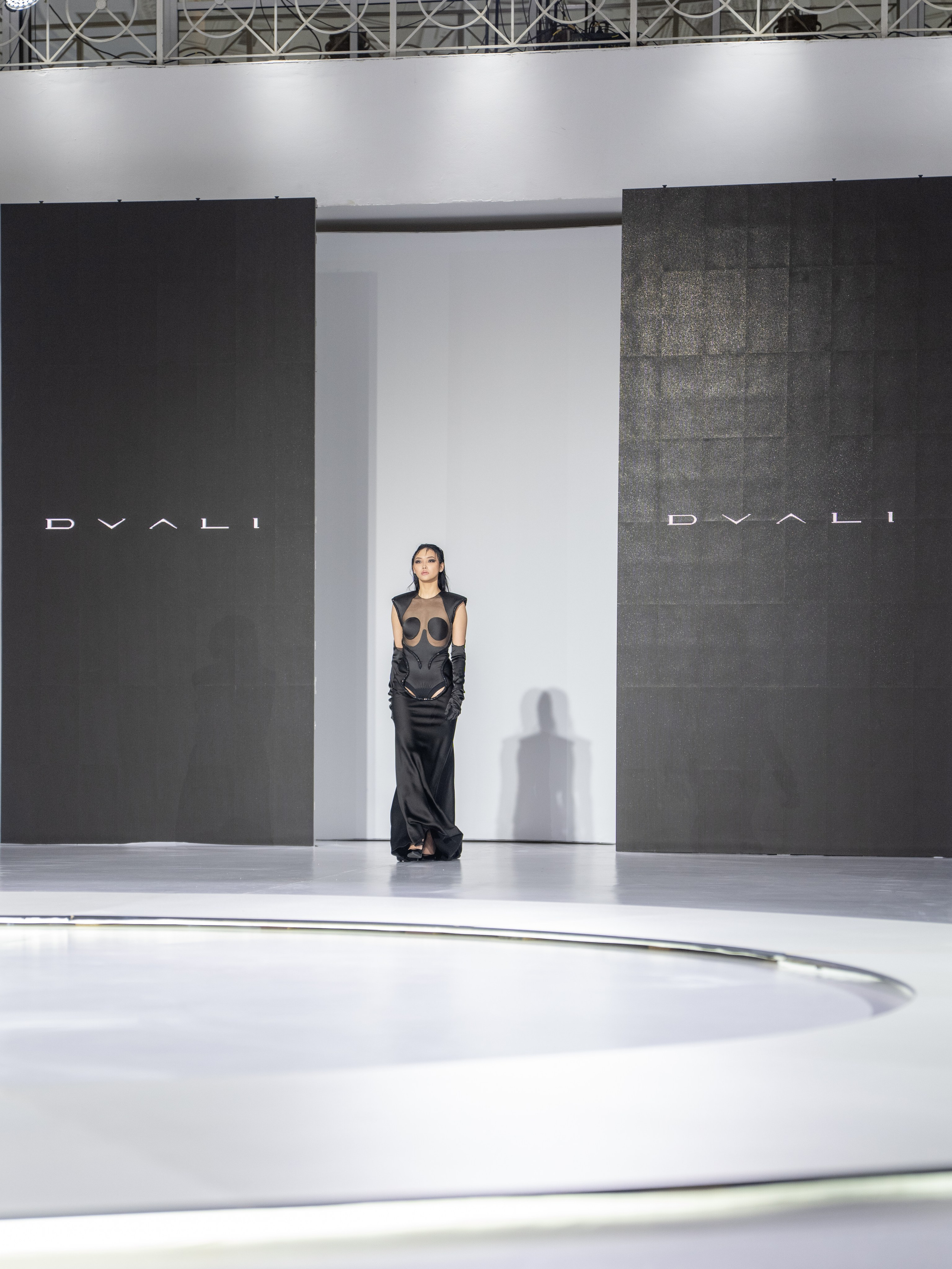 Дизайн DVALI. Сайт Алматинского НЮ АРТ, будуар и фэшн фотографа Дениса Карпенко