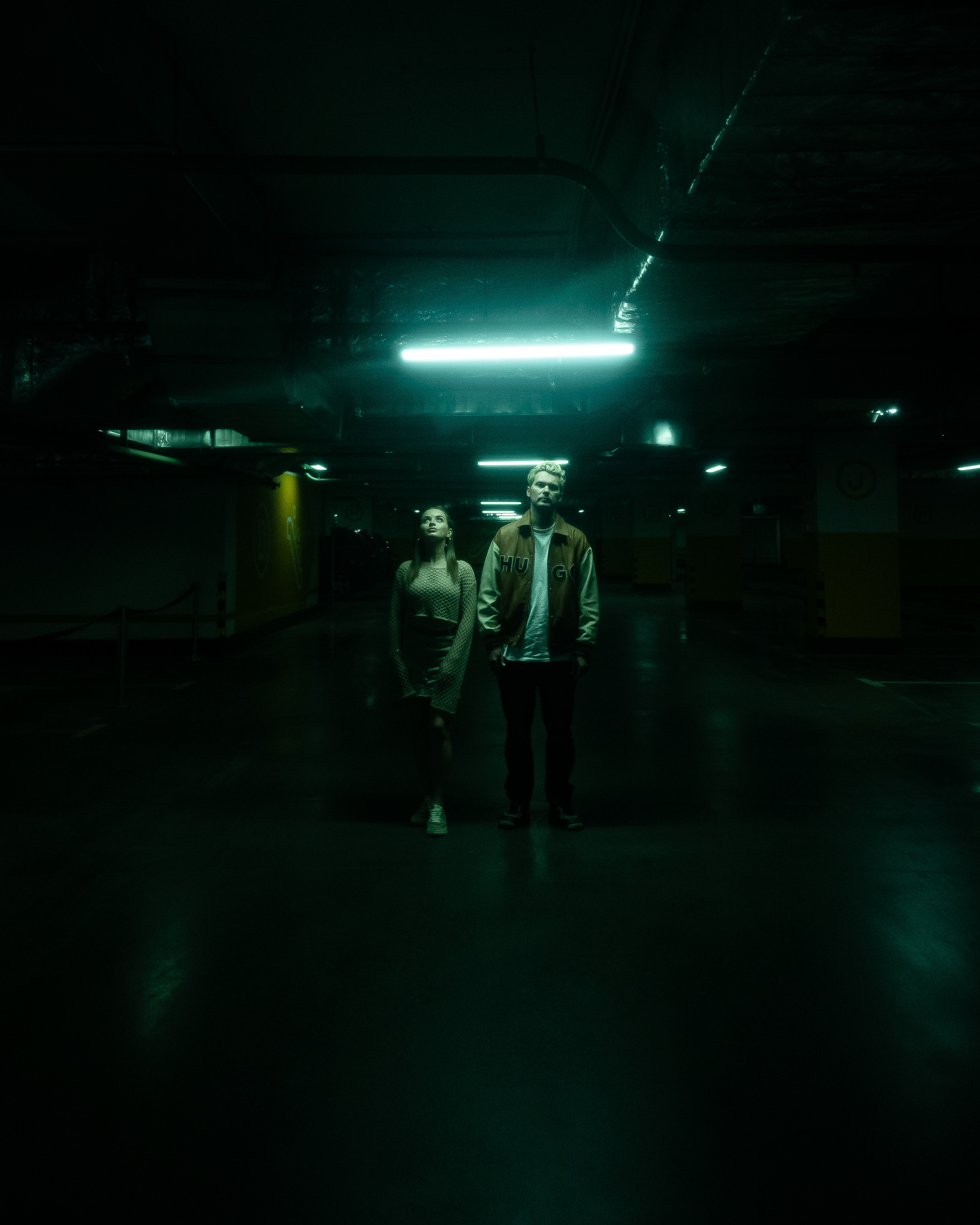 Coppia di ripresa. Fotografo a Mosca con un’atmosfera notturna di foto