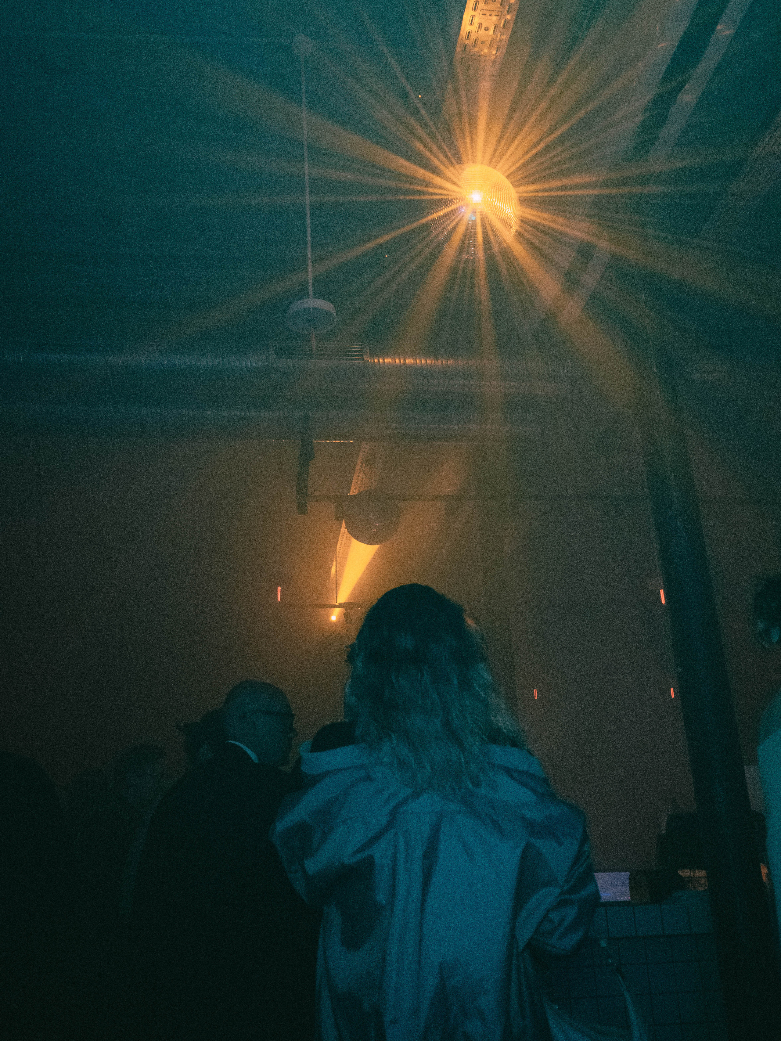 Attività. Fotografo a Mosca con un’atmosfera notturna di foto