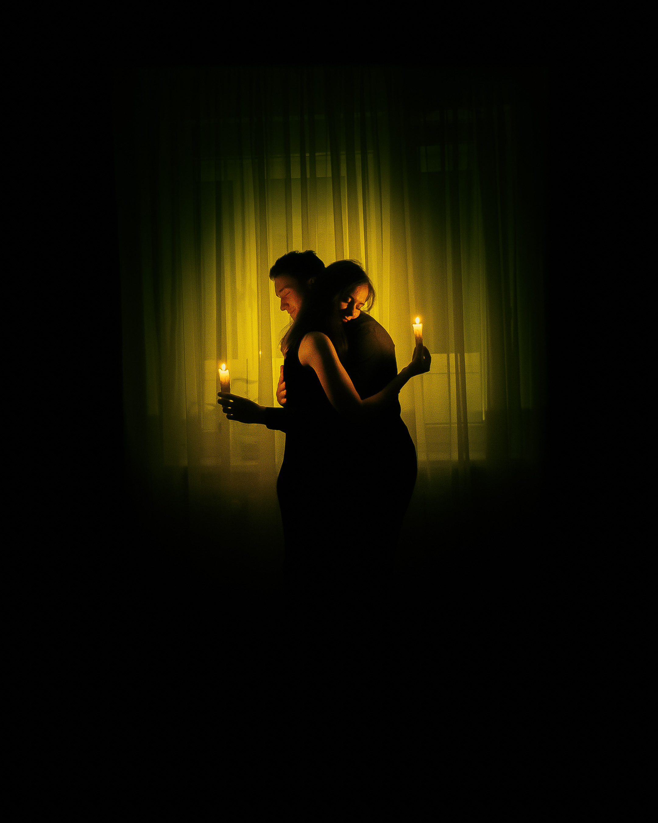 Coppia di ripresa. Fotografo a Mosca con un’atmosfera notturna di foto