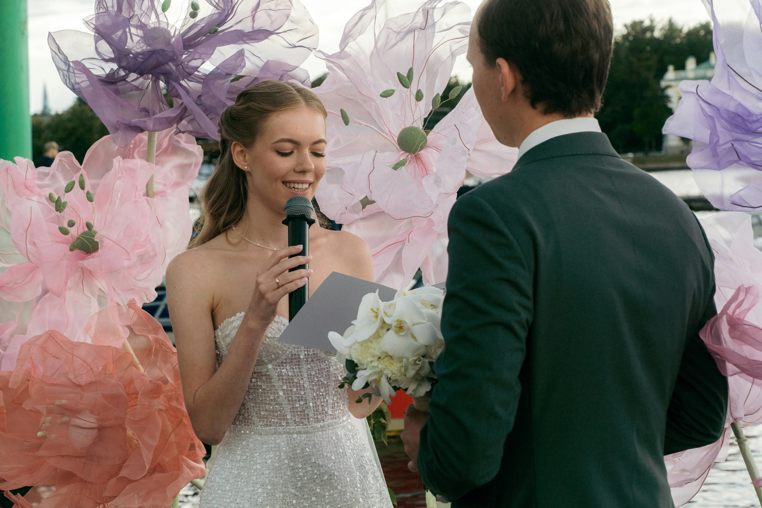 Арина и Илья — свадьба в Петербурге, цифра и плёнка. Свадебный фотограф Дмитрий Родионов — Санкт-Петербург и Ленинградская область