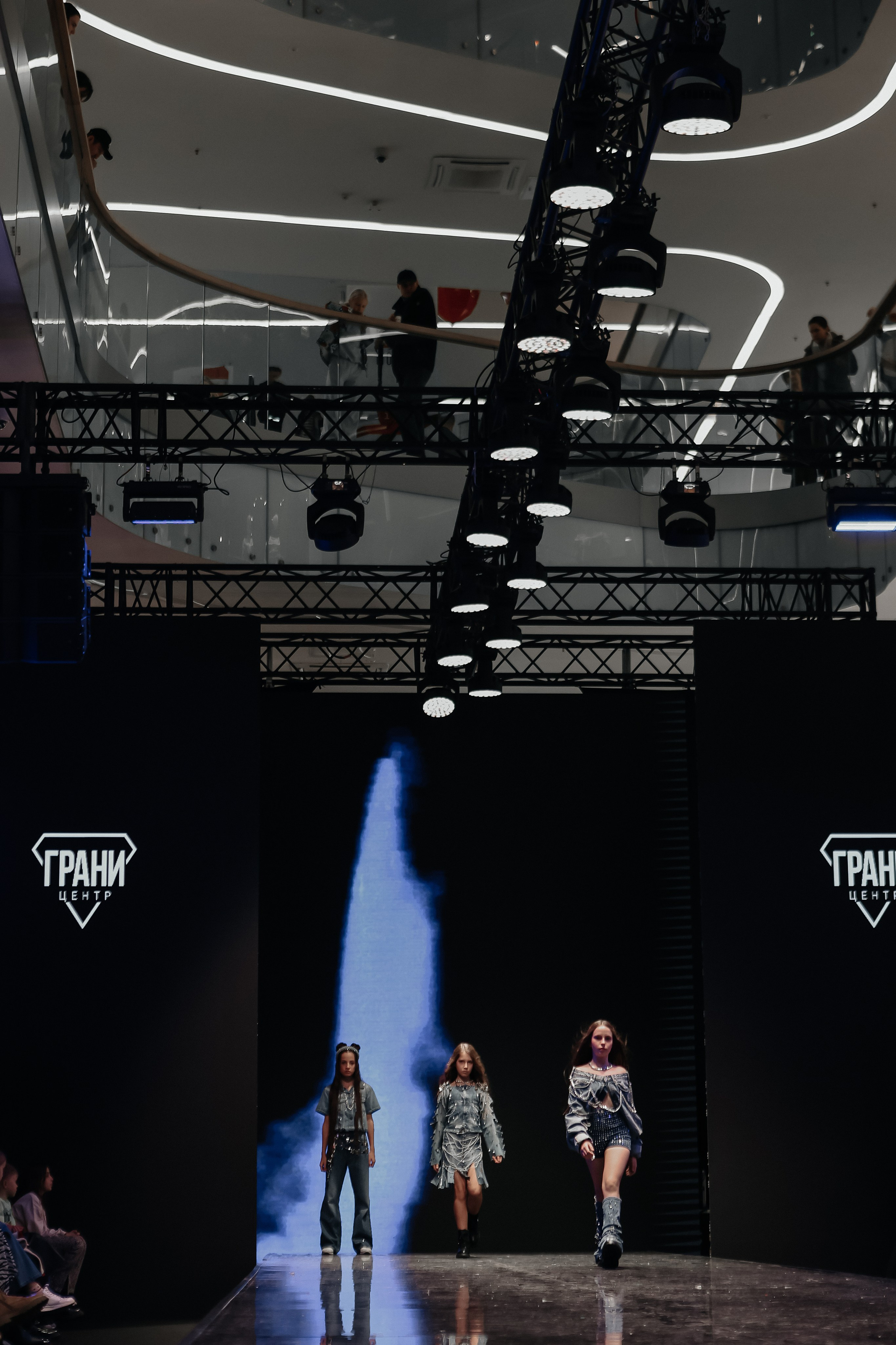 Санкт-Петербург " На яркой стороне» Охта Молл 2024. Свадебный фотограф FOTOKEYT