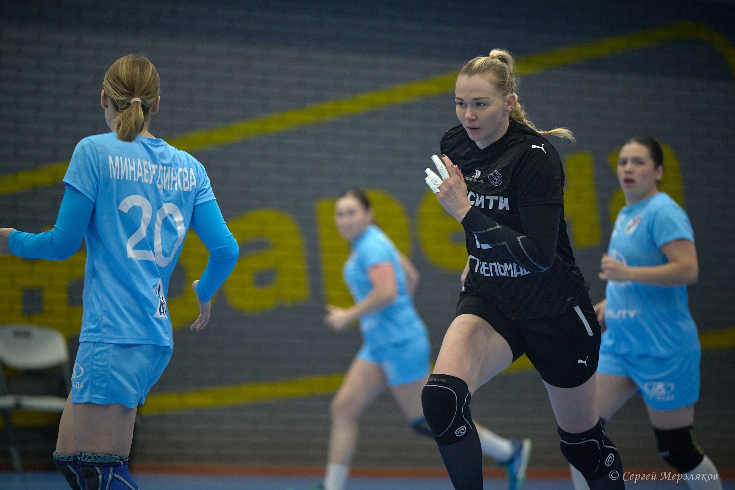 Гандбол. OLIMPBET Суперлига. «Университет» — «Ростов-Дон». Спортивный репортажный фотограф в Ижевске Сергей Мерзляков