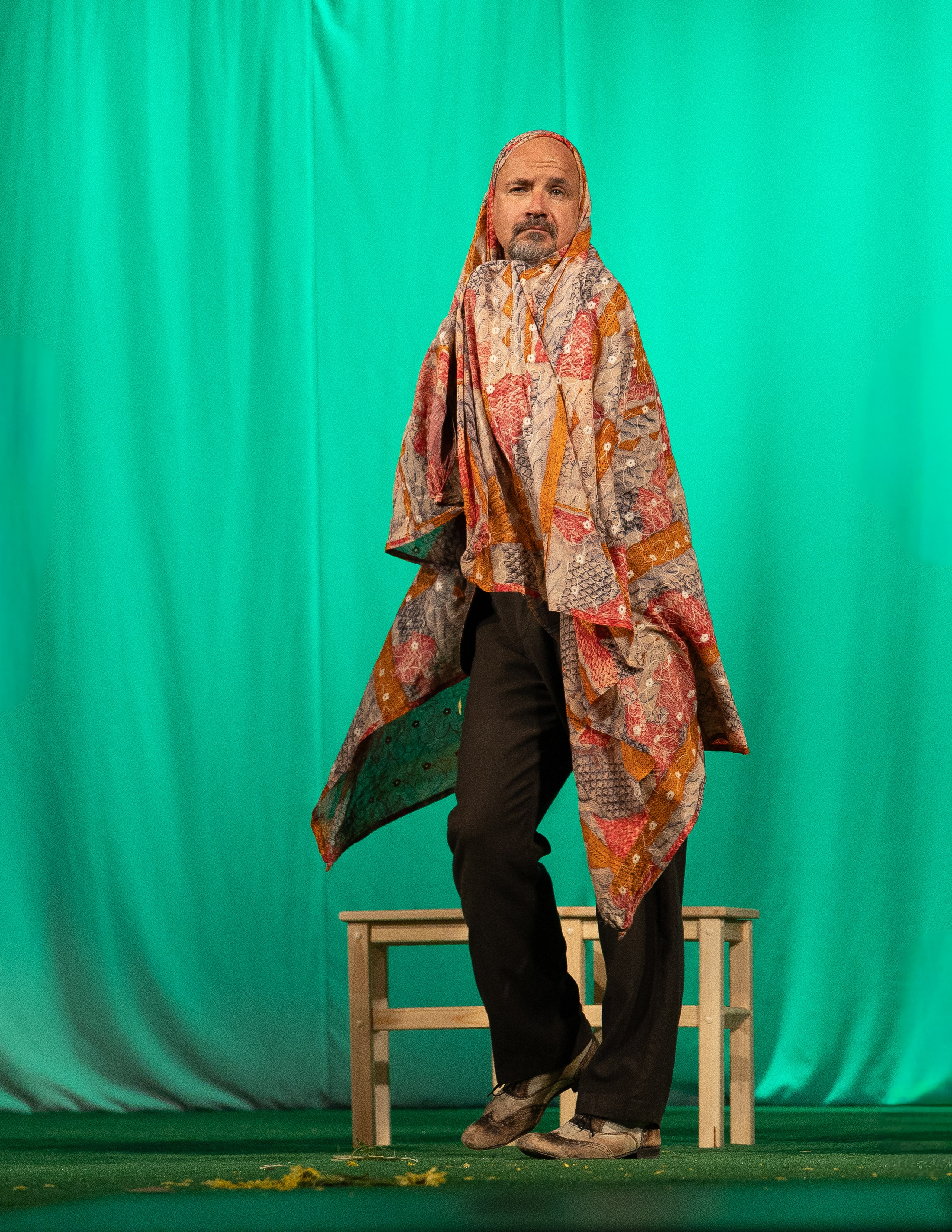 Спектакль Егора Дружинина «Всюду жизнь»