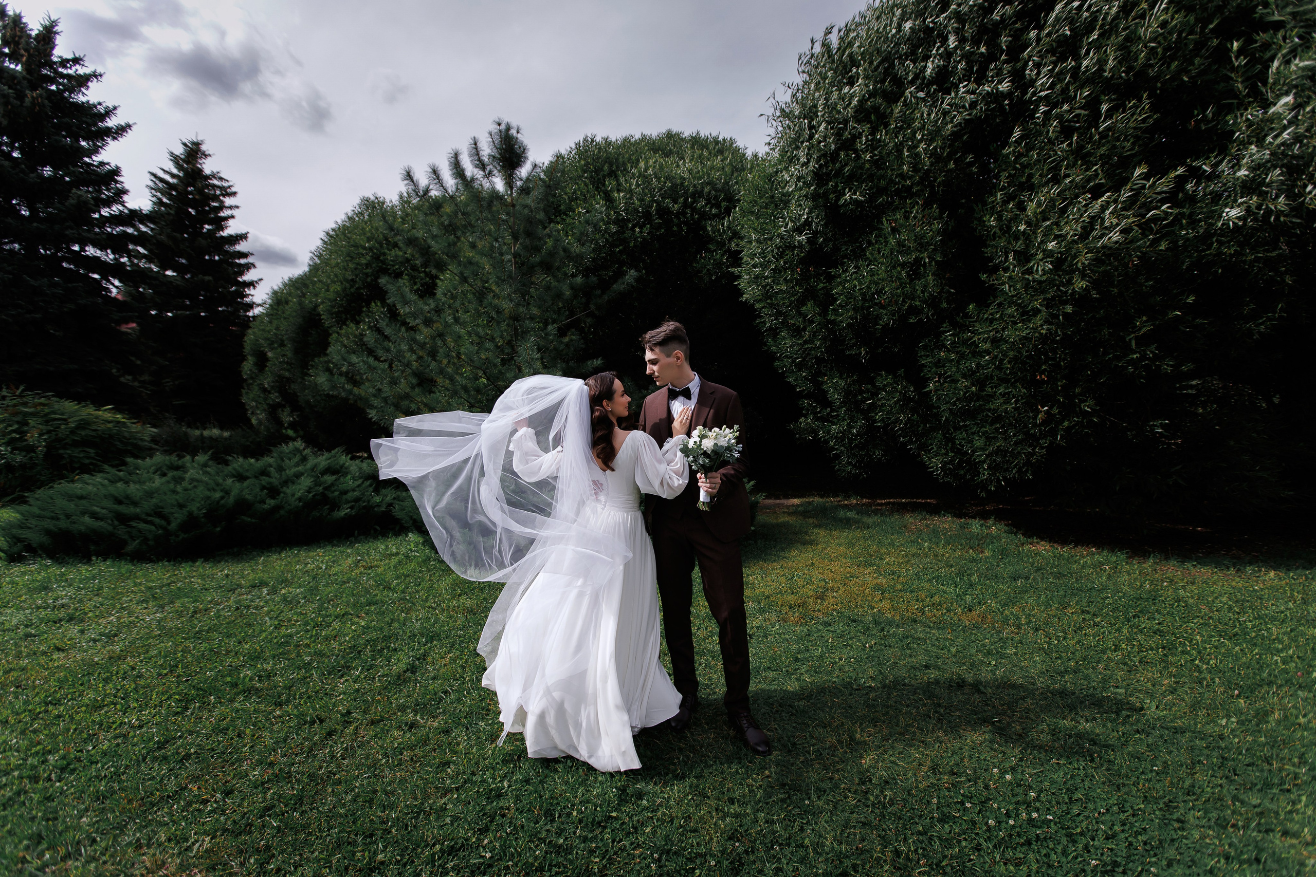 Екатерина и Денис. Свадебный фотограф в Омске Яна Савина