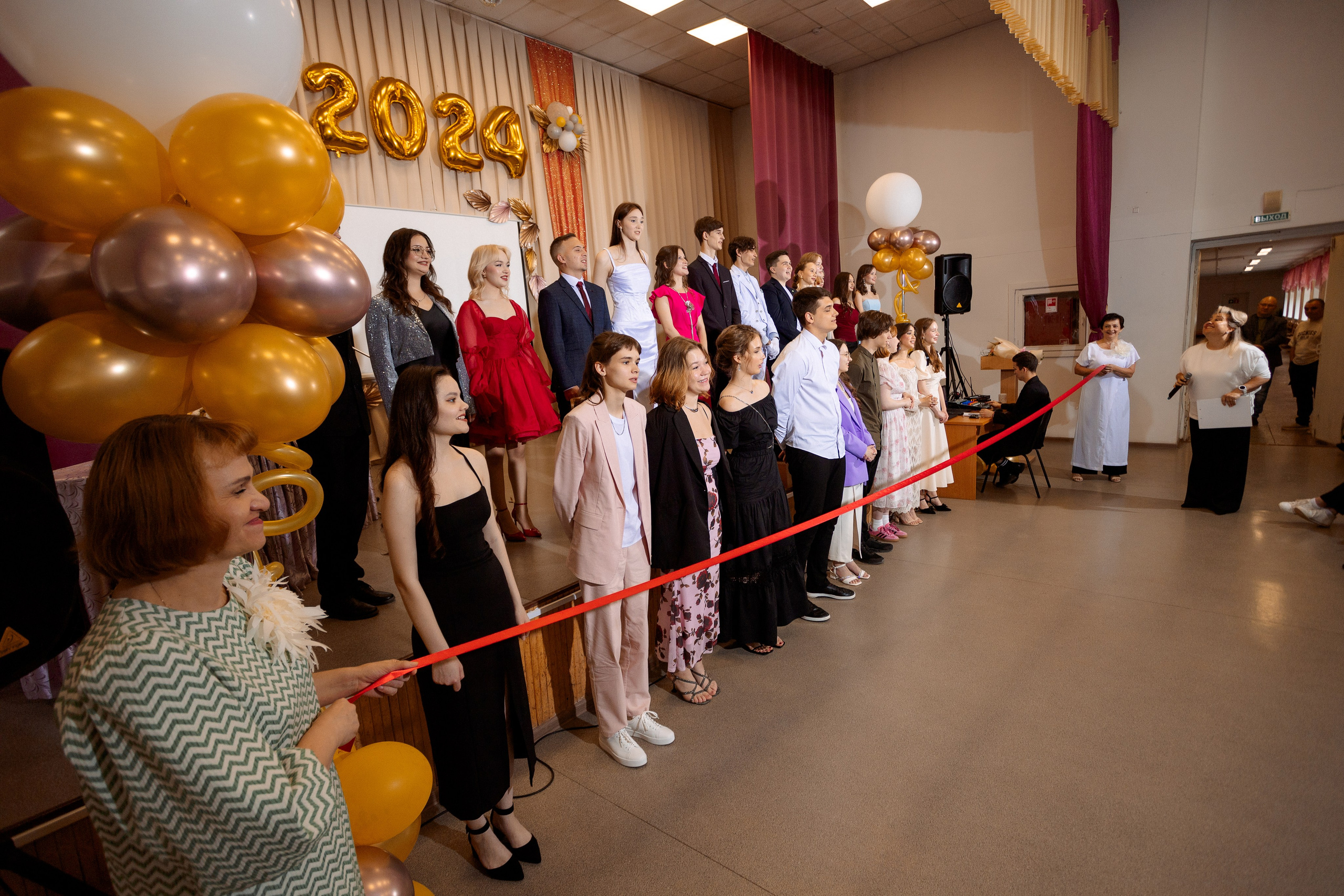 ВРУЧЕНИЕ АТТЕСТАТОВ: Пример. Все фото. Профессиональный фотограф в Ижевске Леша Петров