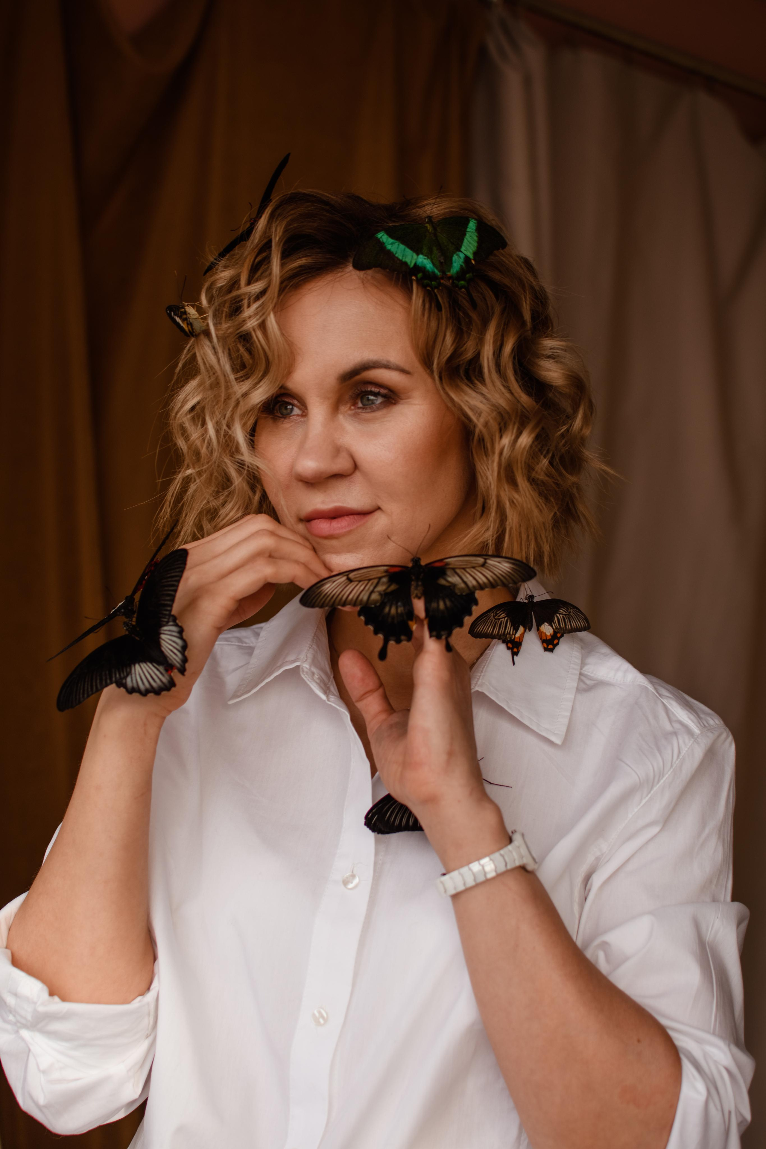 Екатерина с бабочками. Женский и семейный фотограф в Костроме. Алена Шепот