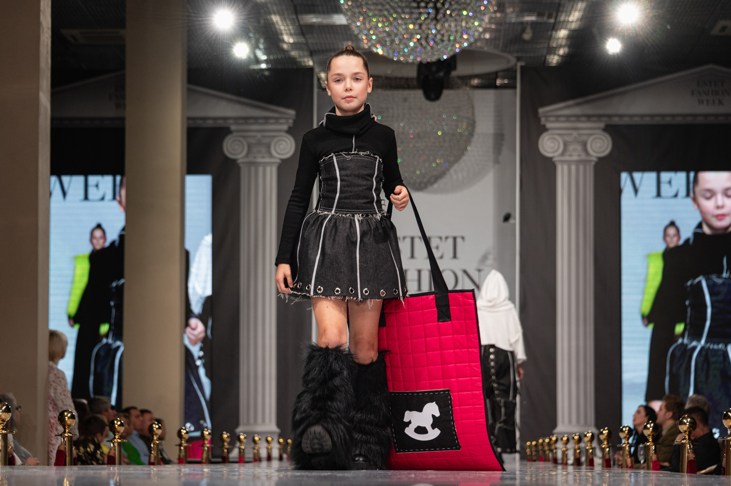 Estet Fashion Week-2023. Фотограф Роман Адлер