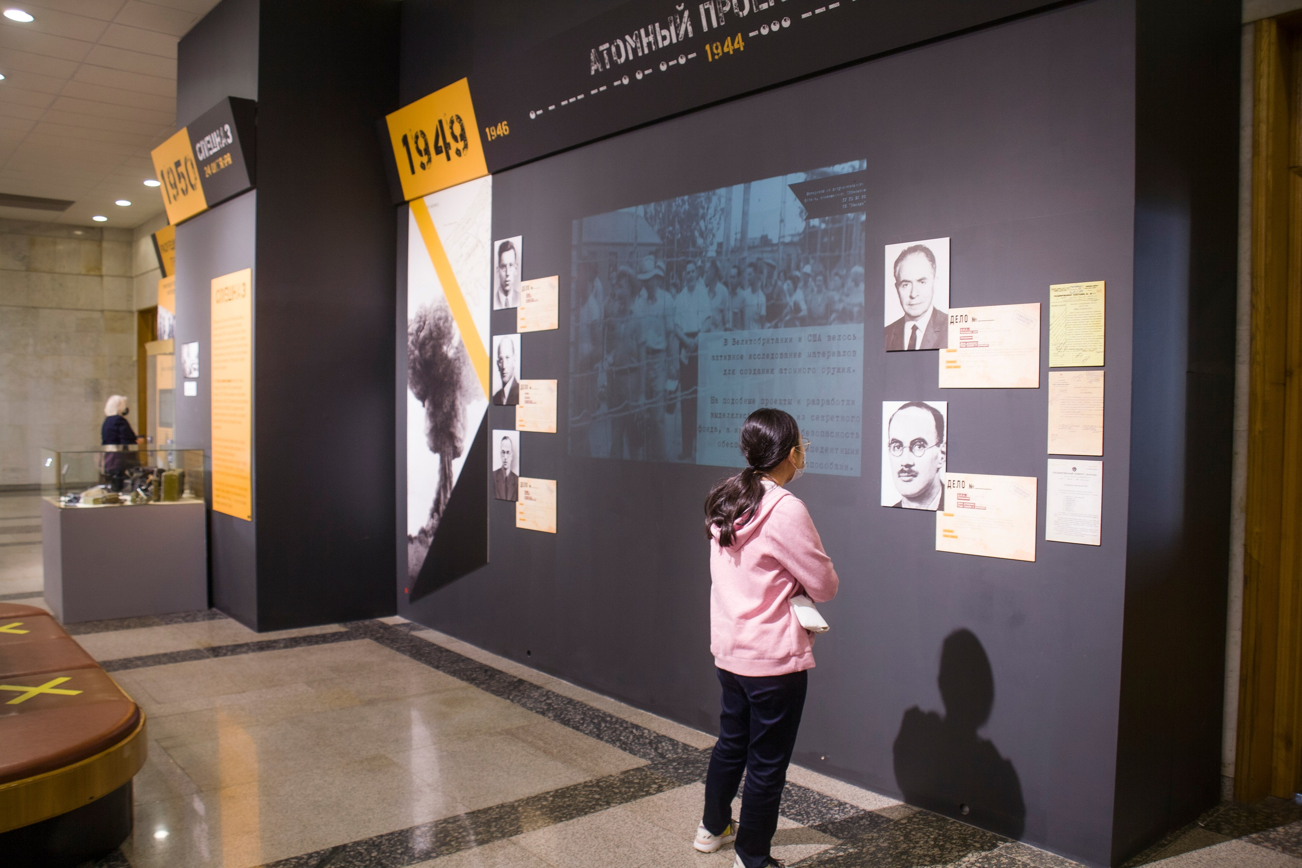 Выставка «Военная Разведка. Гриф Секретно». Фотограф Роман Адлер