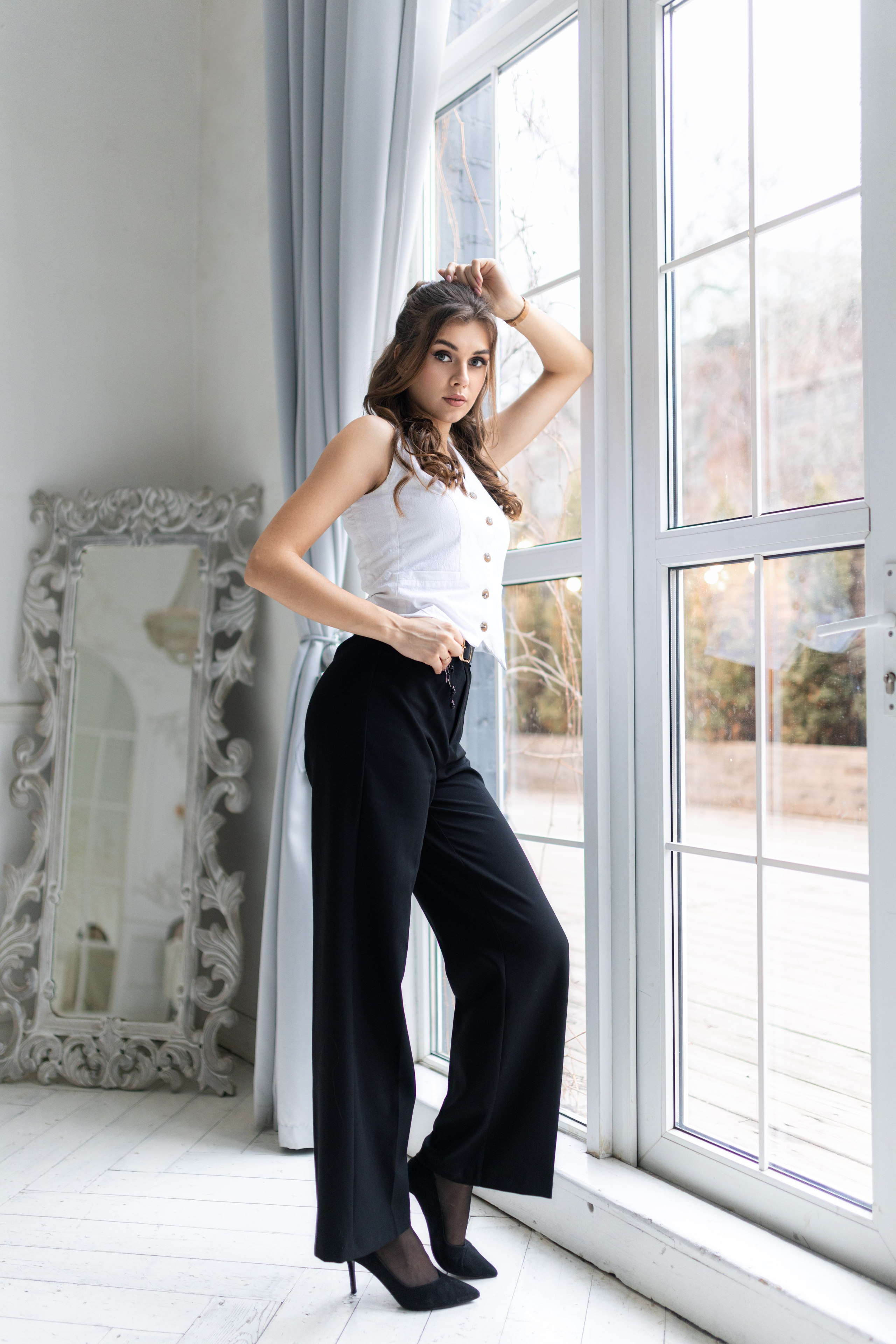 Студийная съемка с Кариной в интерьере в формате для «себя». Дмитрий Шульгин, портретный фотограф в Воронеже