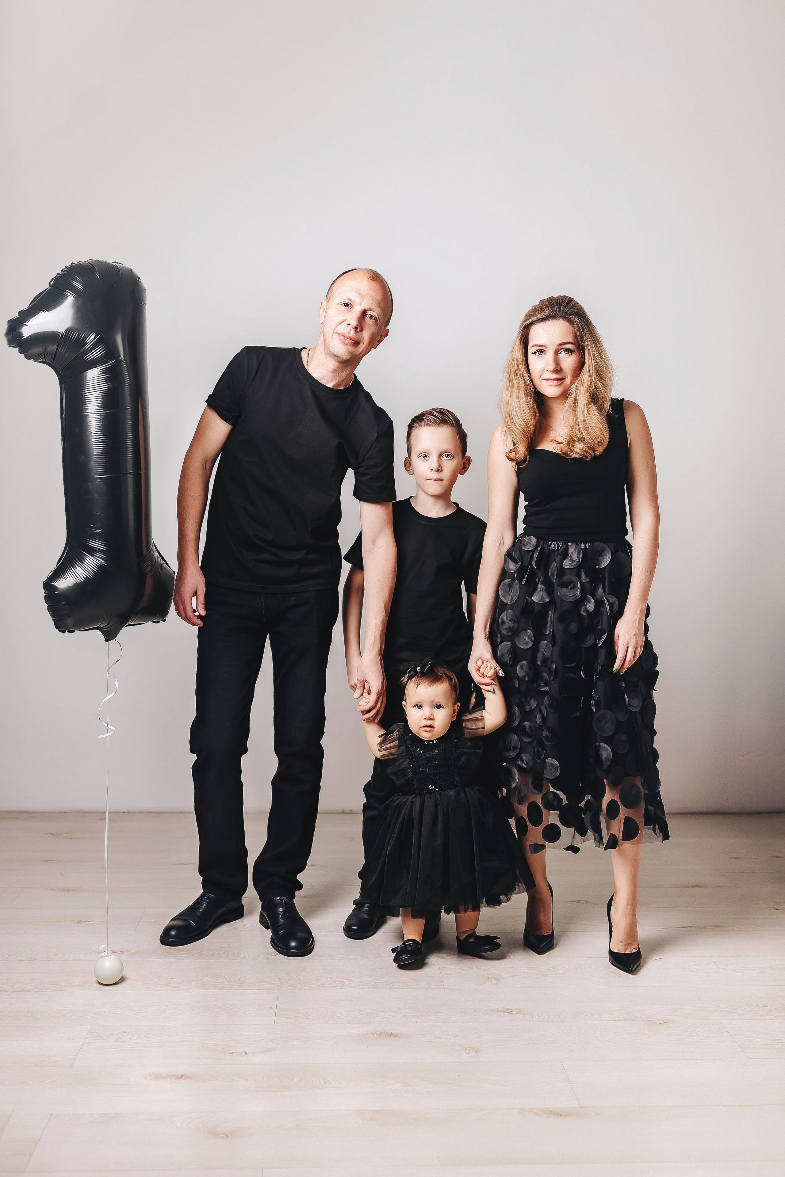 Семейные фото на годиках. Фотограф новорожденных Серпухов, Протвино, Москва I Марина Бурмистрова