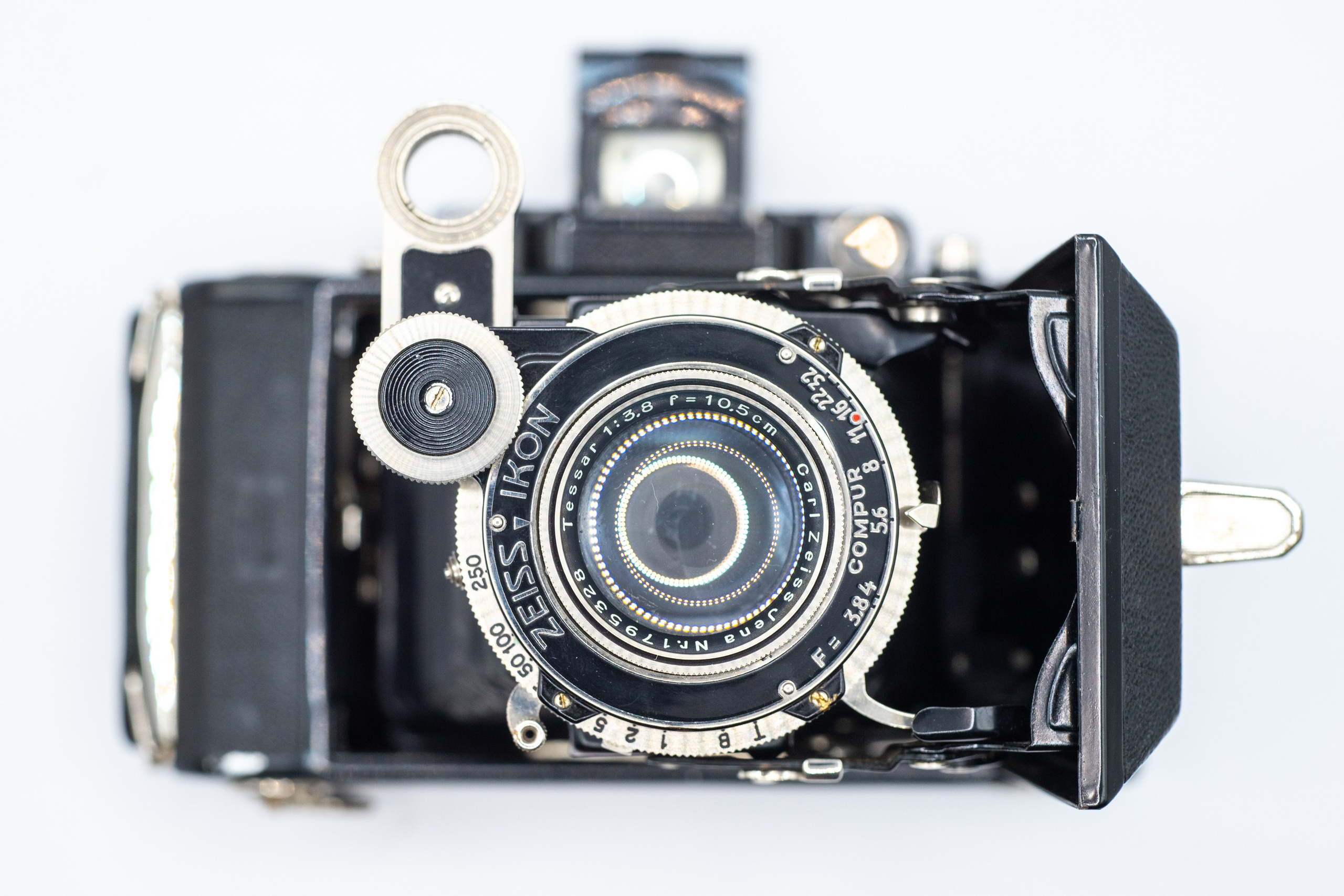 Zeiss Ikon Super Ikonta 530-2 — Carl Zeiss Tessar 105 mm f3.8 | Lucky SHD100