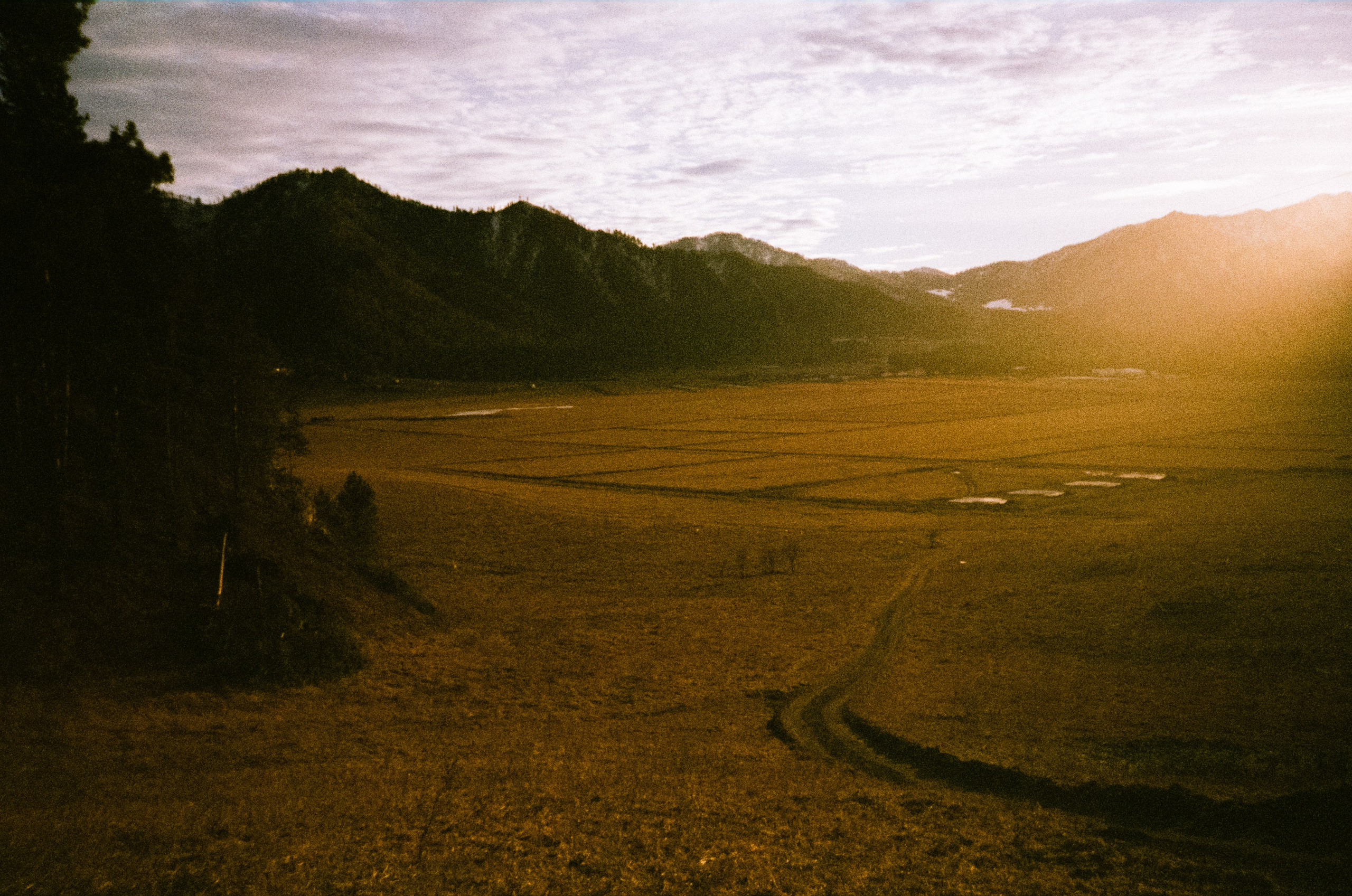 Поле у вертолетной площадки в день зимнего солнцестояния / 22 декабря