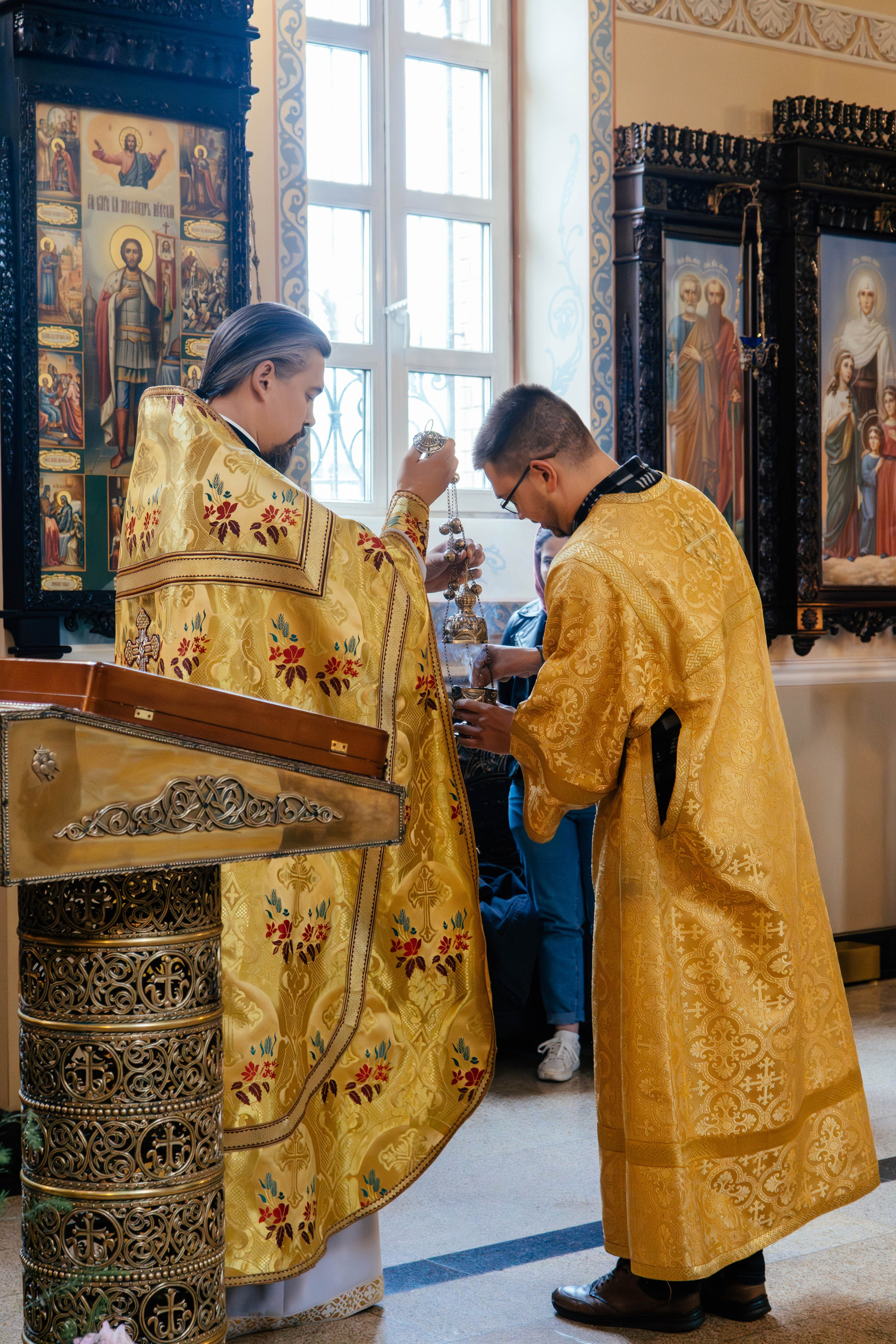 Литургия в храме блж. Ксении Петербургской д. Слобода. Фотограф Москва Валерия Веденина