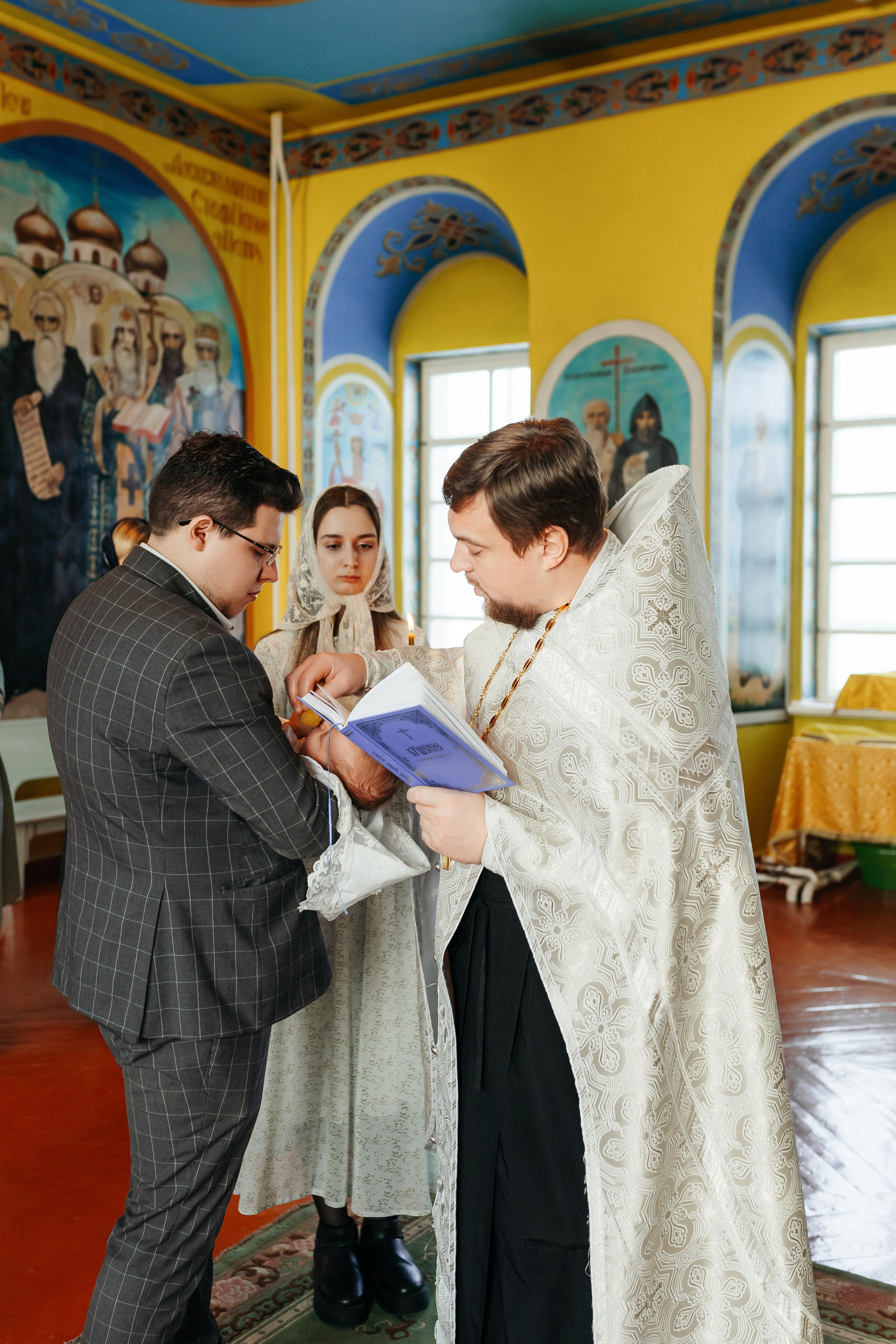 Фотосъемка крещения. Фотограф Ким Наталья в Красноярске