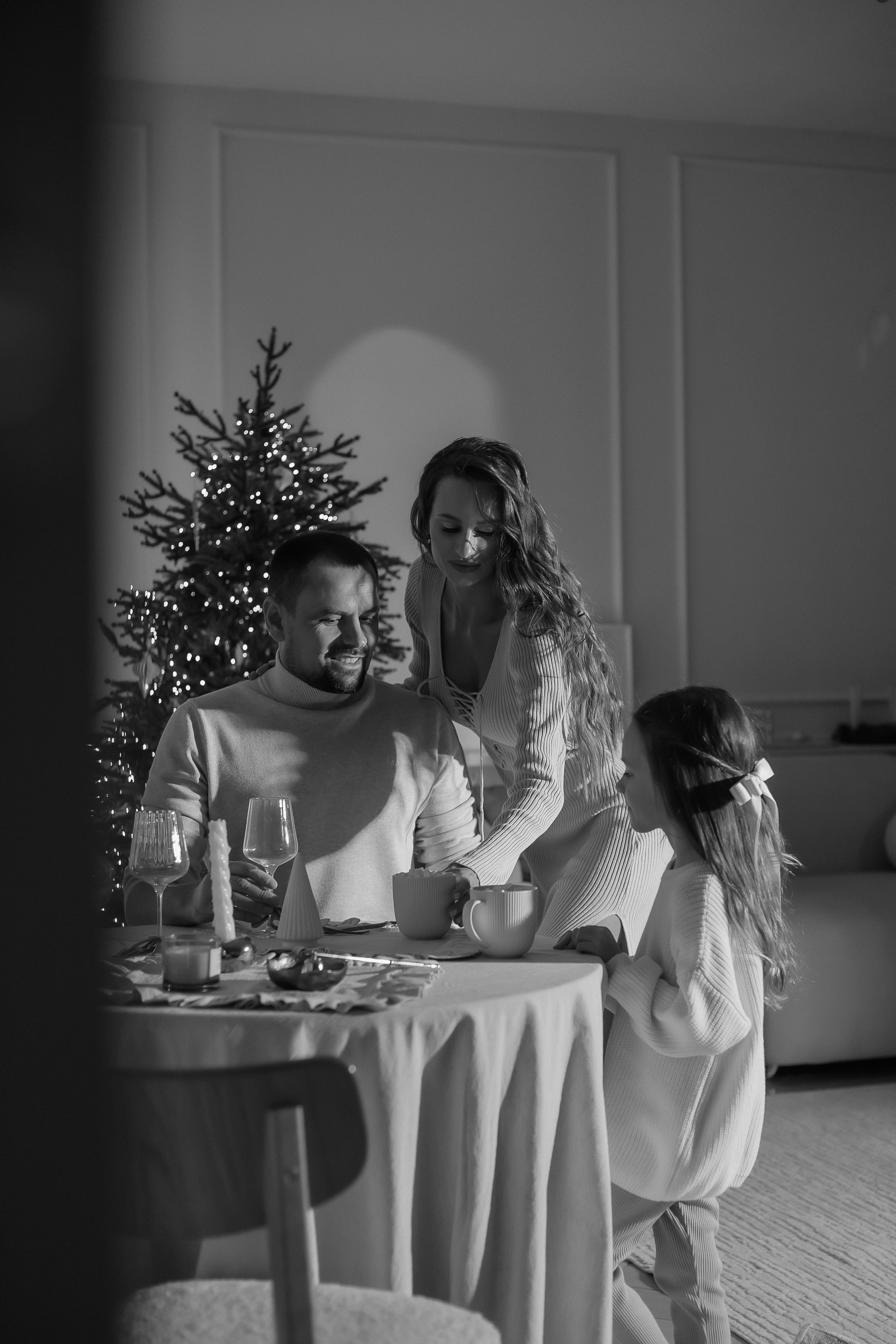 Семейная серия Анастасии вечером в студии, с проектором. Фотограф Екатеринубрг/Верхняя Пышма