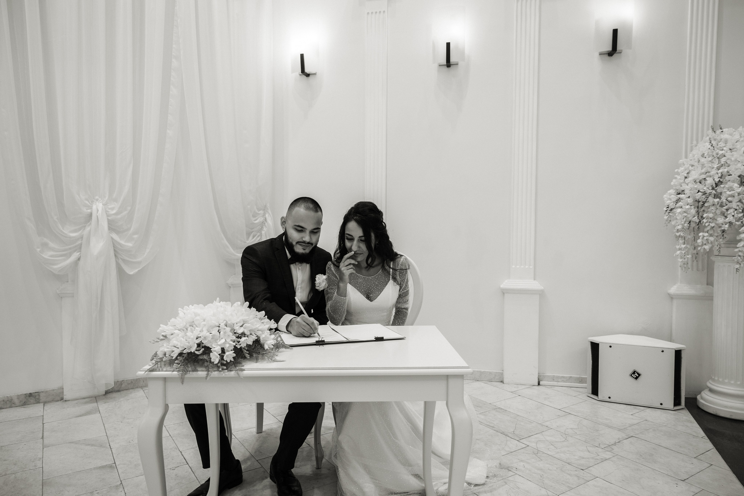 ВЫБОРГСКИЙ ЗАГС | июль, центр. Свадебный фотограф в Санкт-Петербурге Полина Корзухина