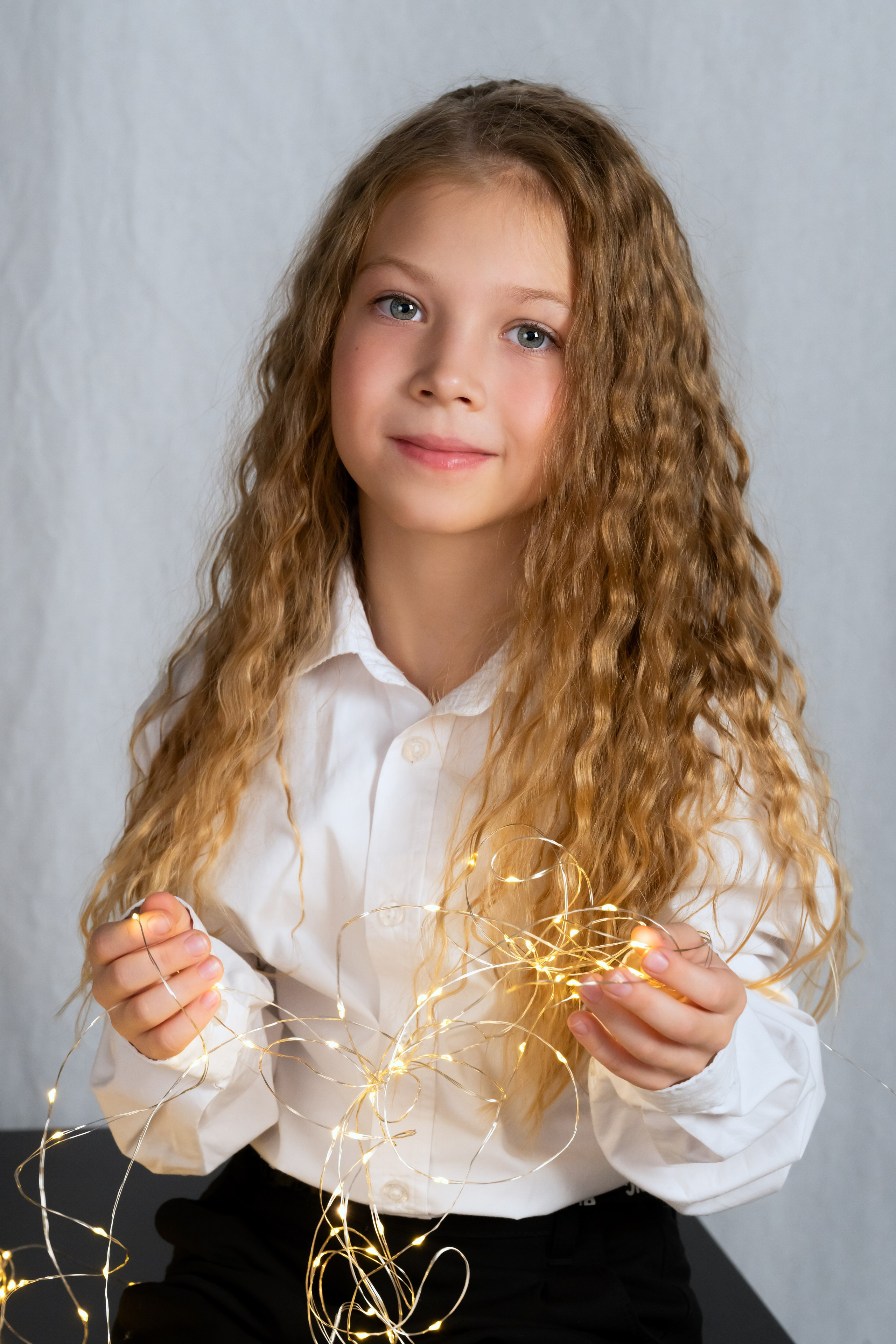 Новогодняя фотосессия матери и дочери в студии