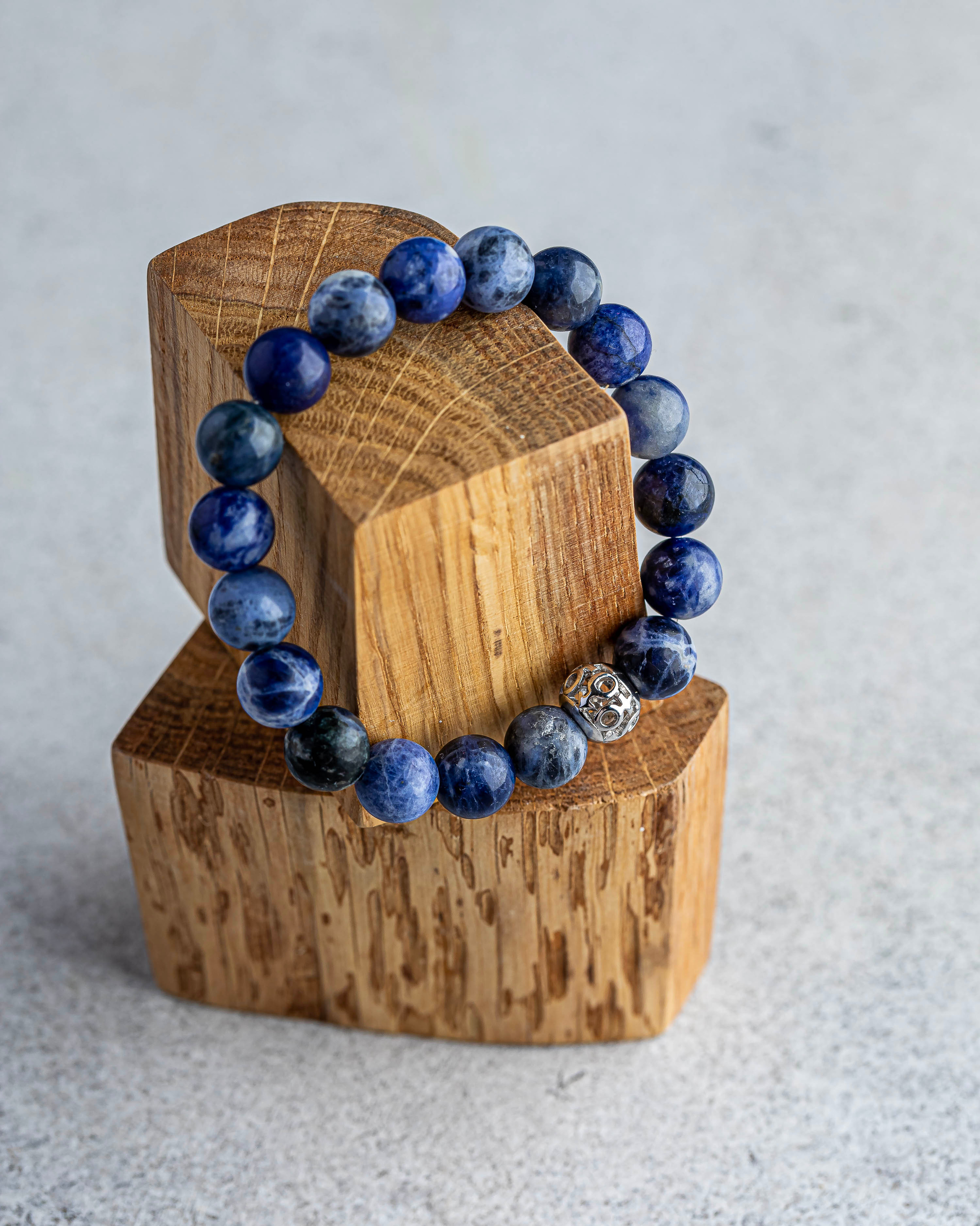 Мужской браслет из натурального синего камня контактная съемка ювелирных украшений