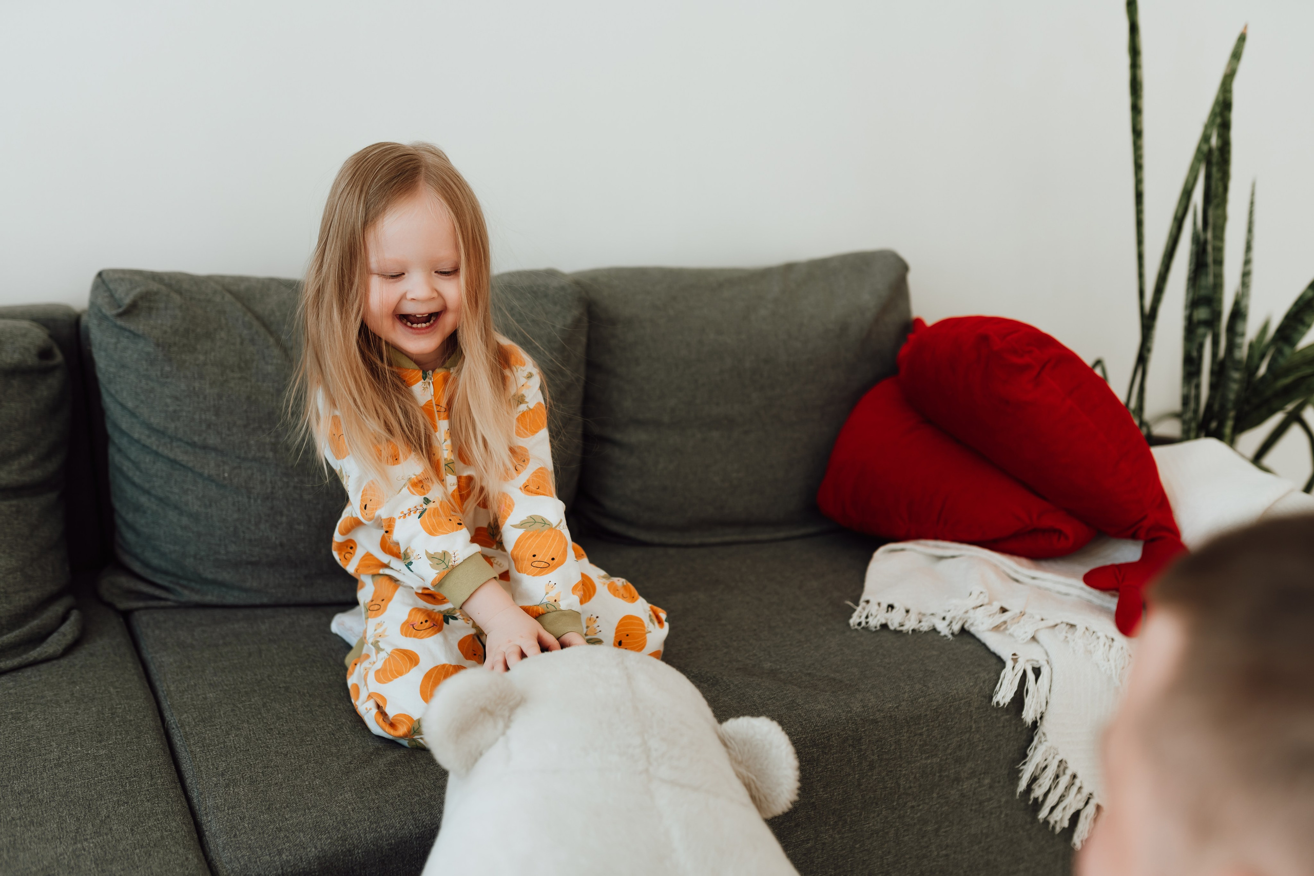 Фотосъемка мамы с дочкой. Фотограф Ким Наталья в Красноярске