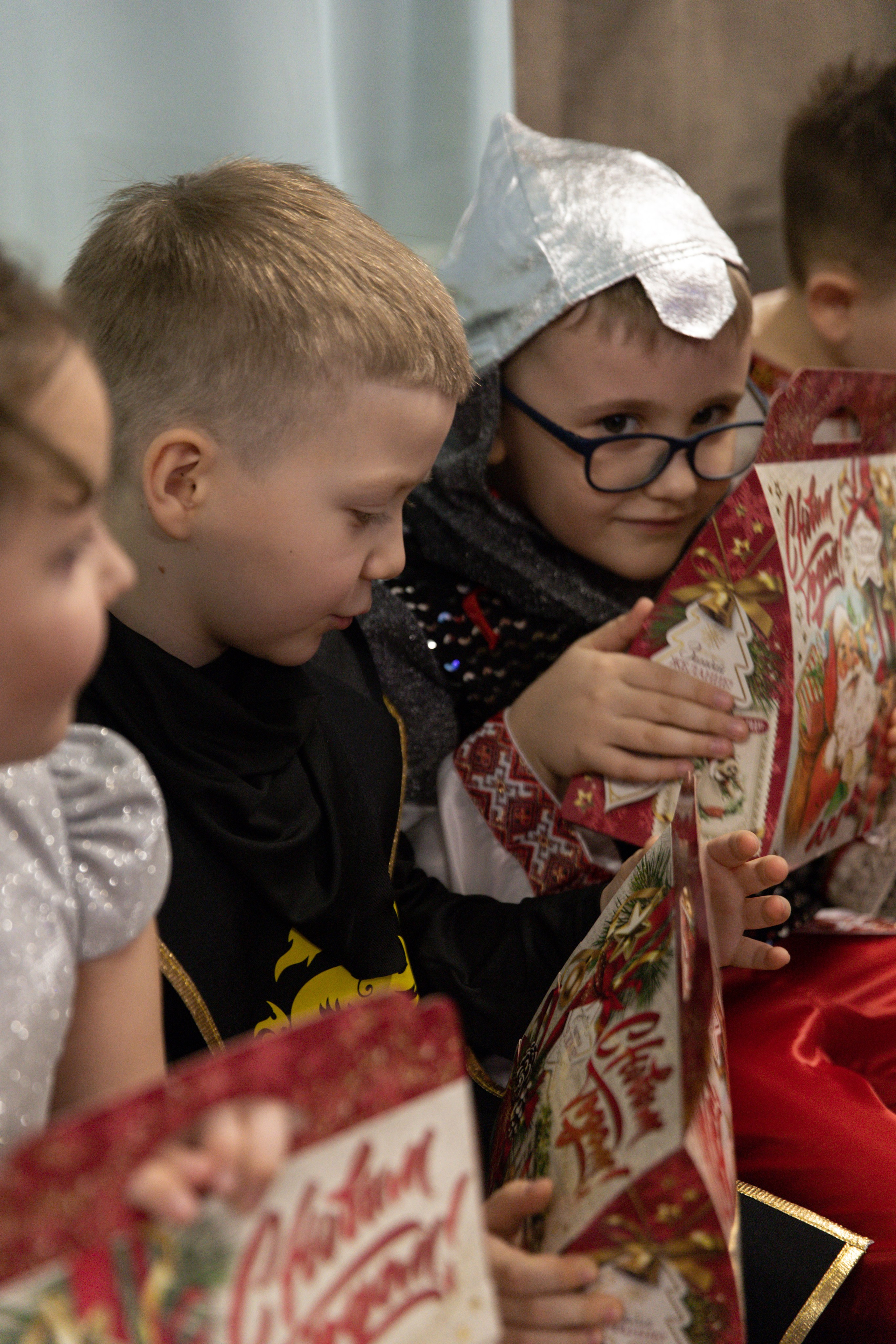 Утренники. Литовкина Анастасия фотограф, выпускные альбомы г. Мирный