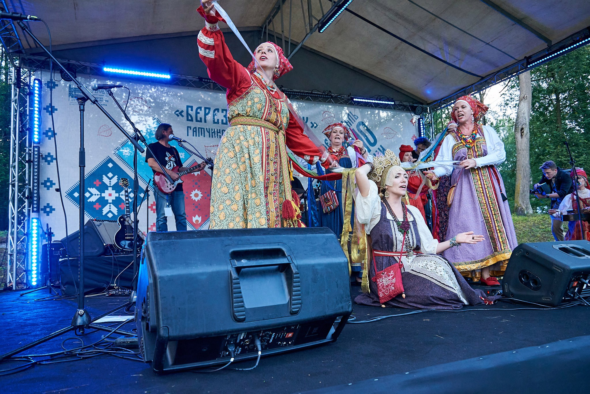 Березовый домик, фестиваль этно музыки. Иван Ступа, репортажный фотограф в Санкт-Петербурге и Ленинградской области