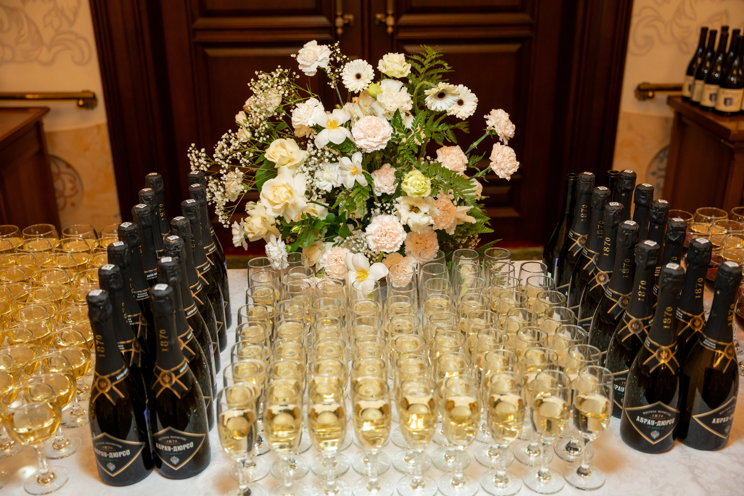 Всемирный русский национальный собор. Kirillova Studio — мастерская декора и событий Юли Кирилловой