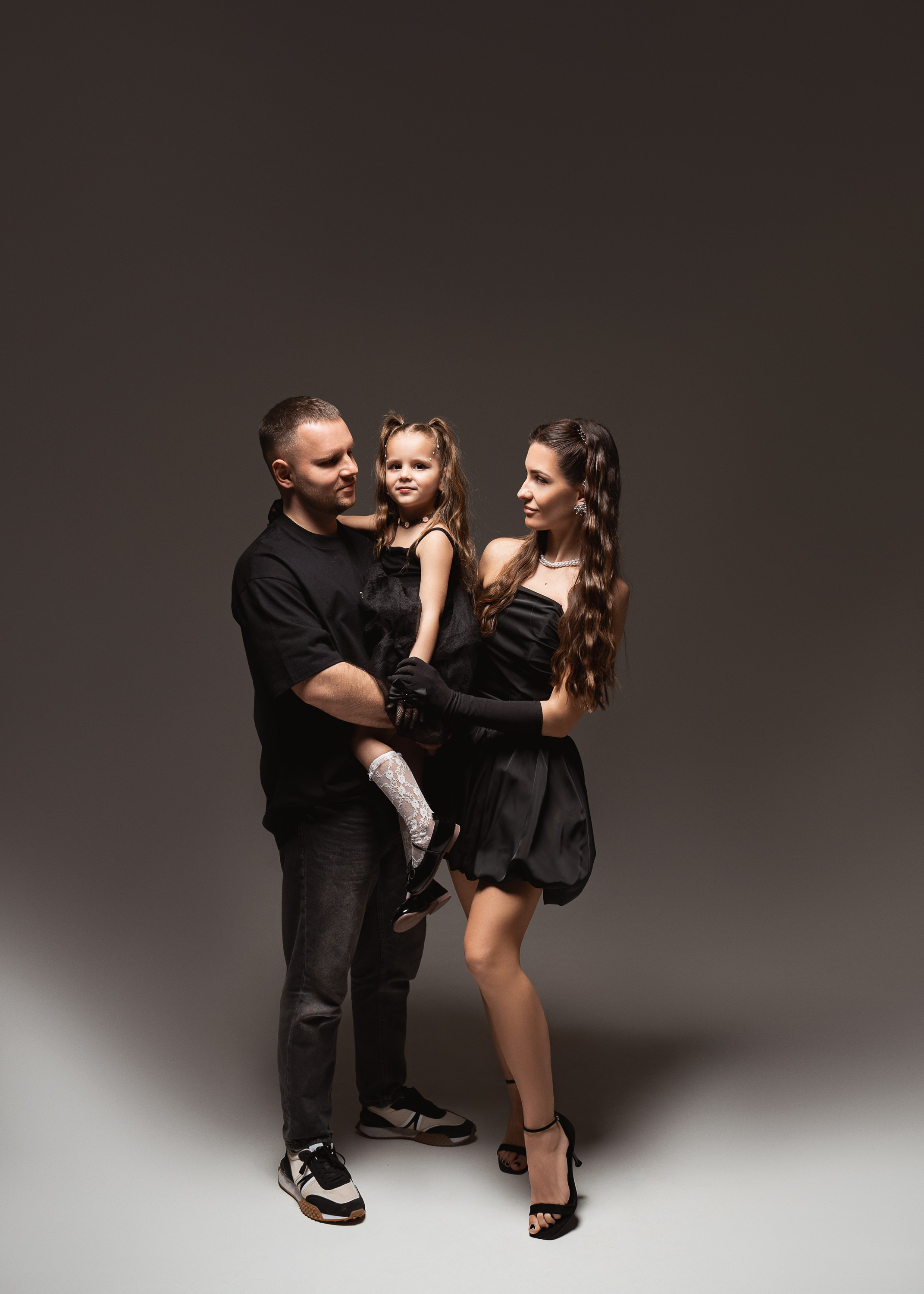 УЛЬЯНЕ 5 ЛЕТ. Женский портрет