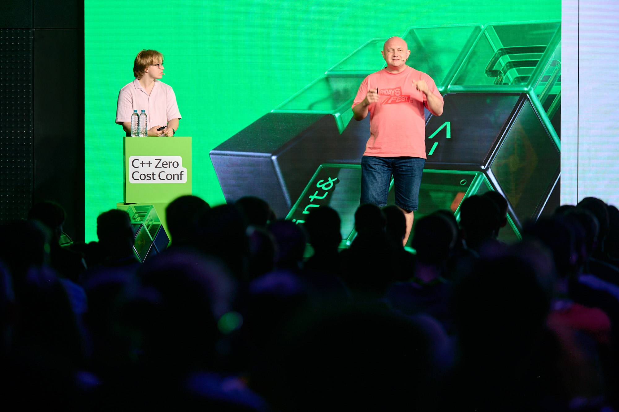 Яндекс C++ Zero Cost Conf 2025. Репортажный фотограф в Москве Вадим Францев