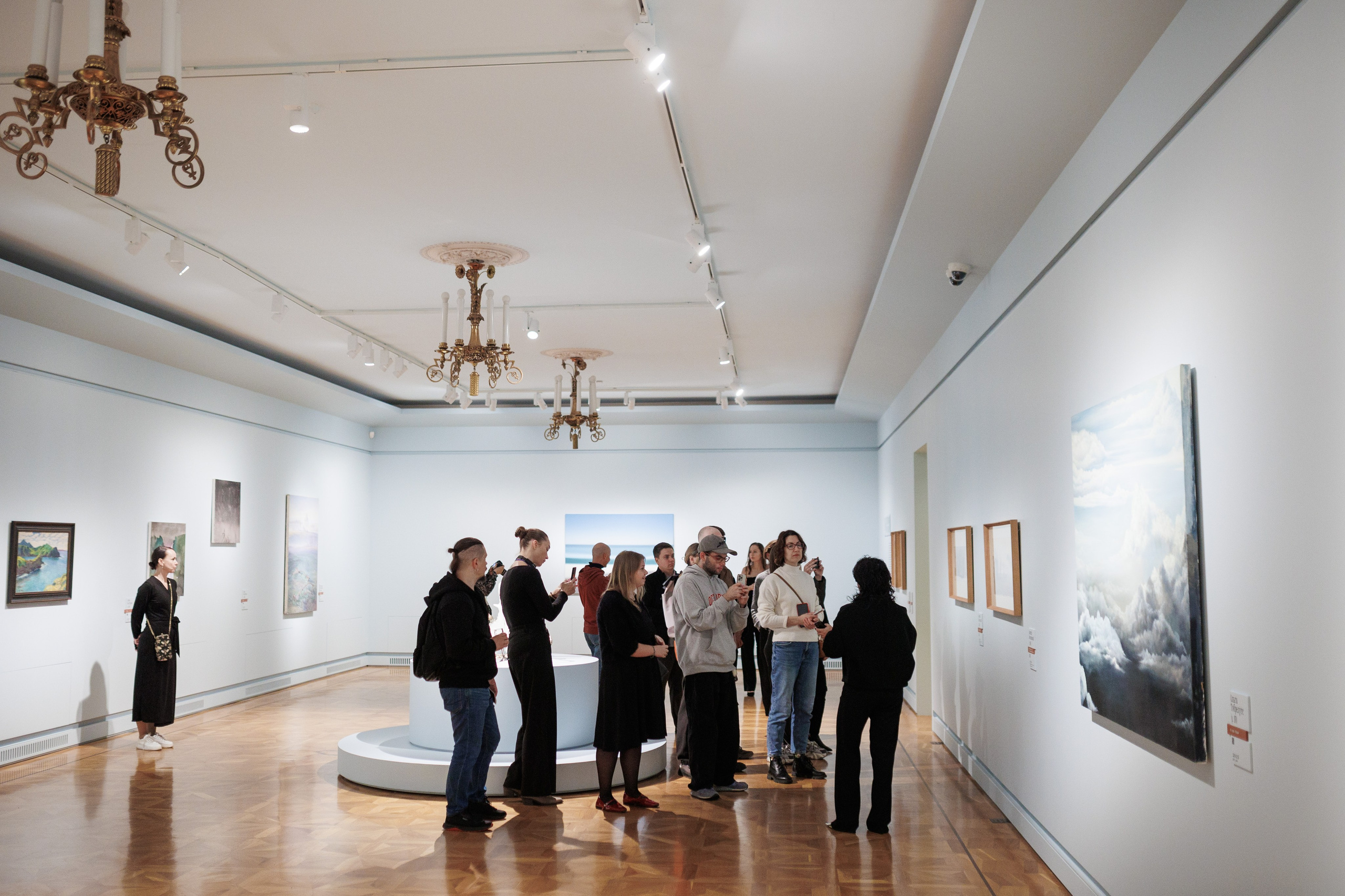 Открытие экспозиции «Путевые заметки. Привал». Фотограф городских и семейных событий Артем Карпухин