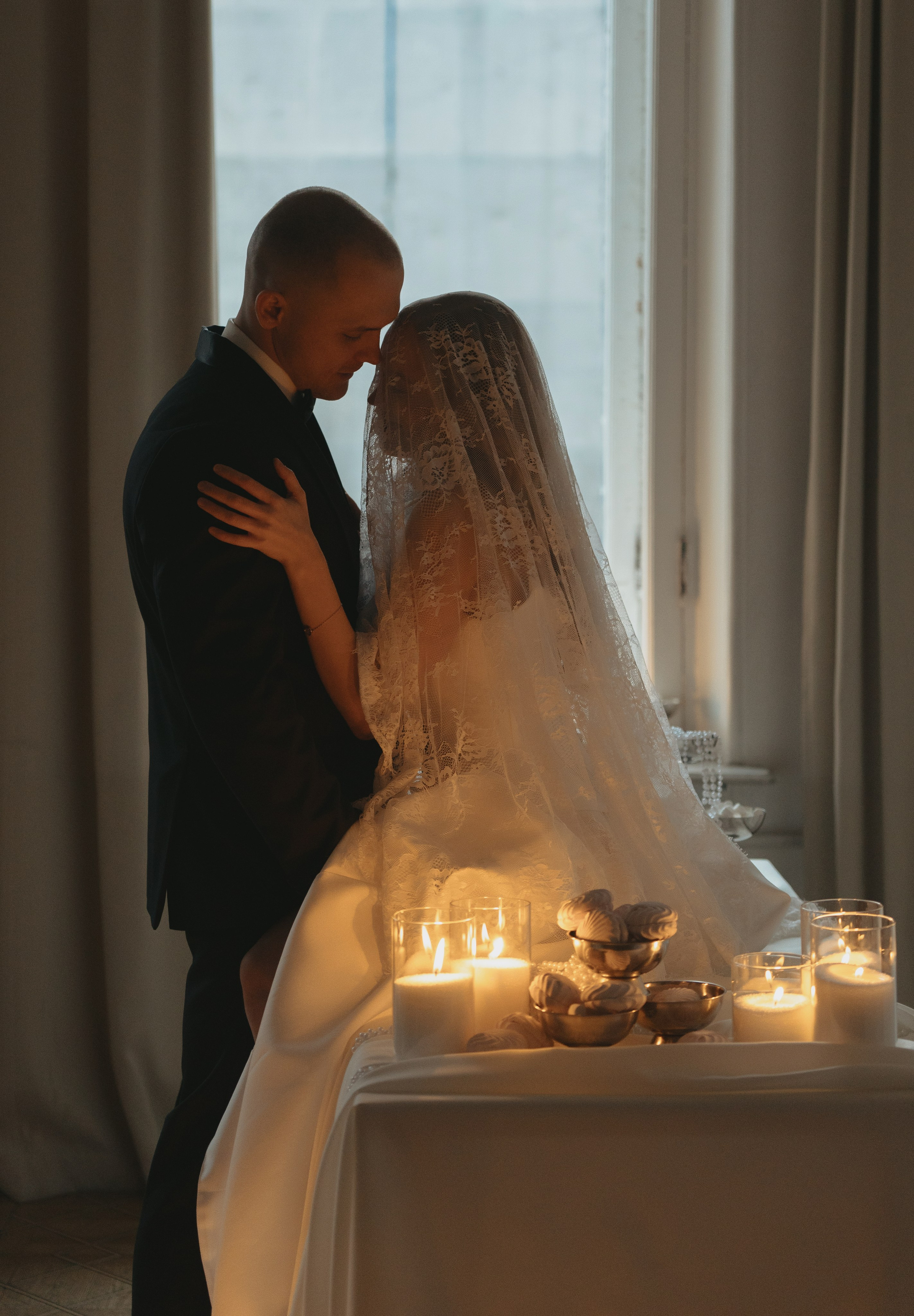 Свадебная фотосессия в Санкт-Петербурге. Свадебный фотограф Санкт-Петербург. Федосова Елизавета. Свадебная фотосессия в студии.