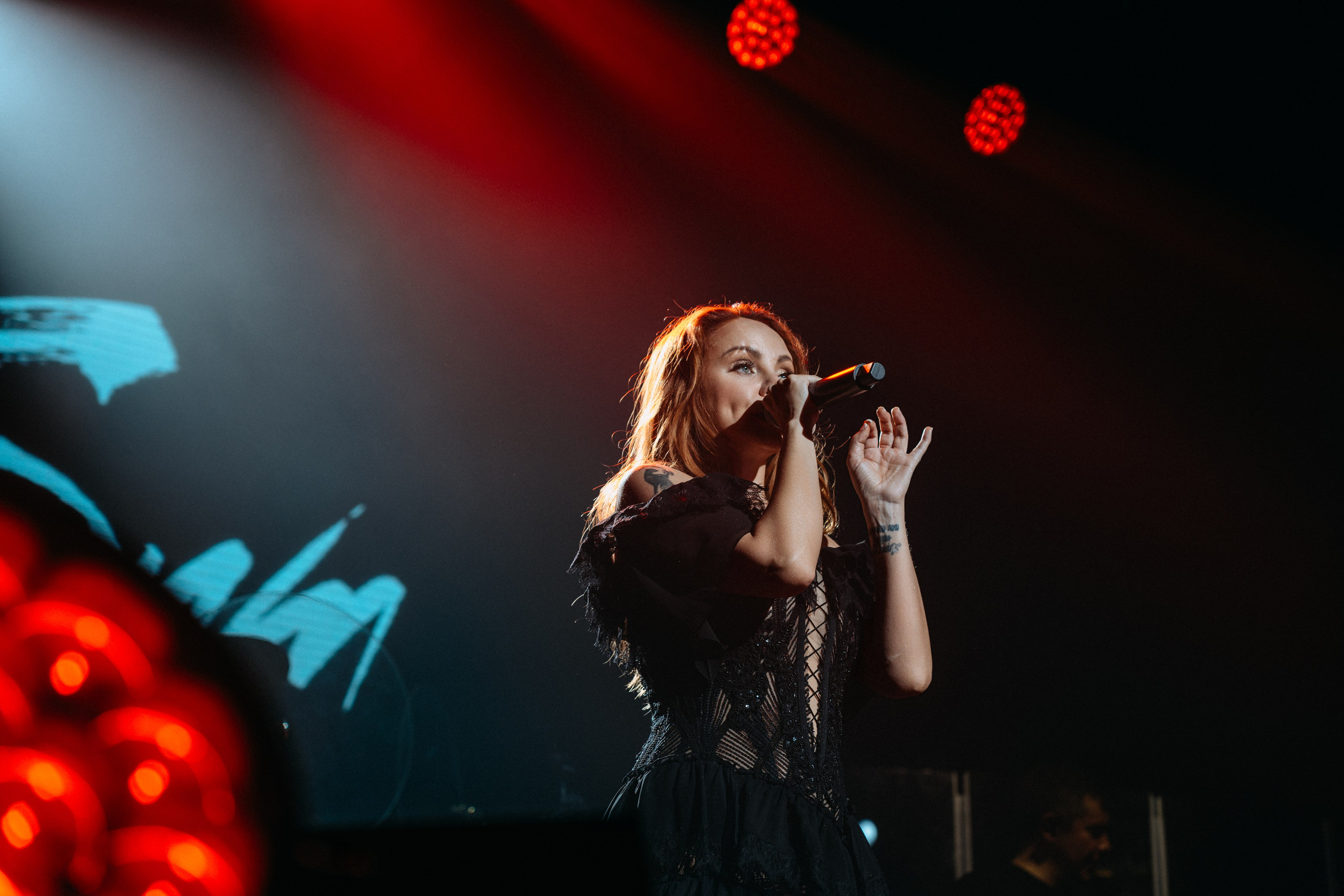 Концерт Максим в Санкт-Петербурге. Фотограф Елизавета Федосова. Репортажная съемка концерта. 