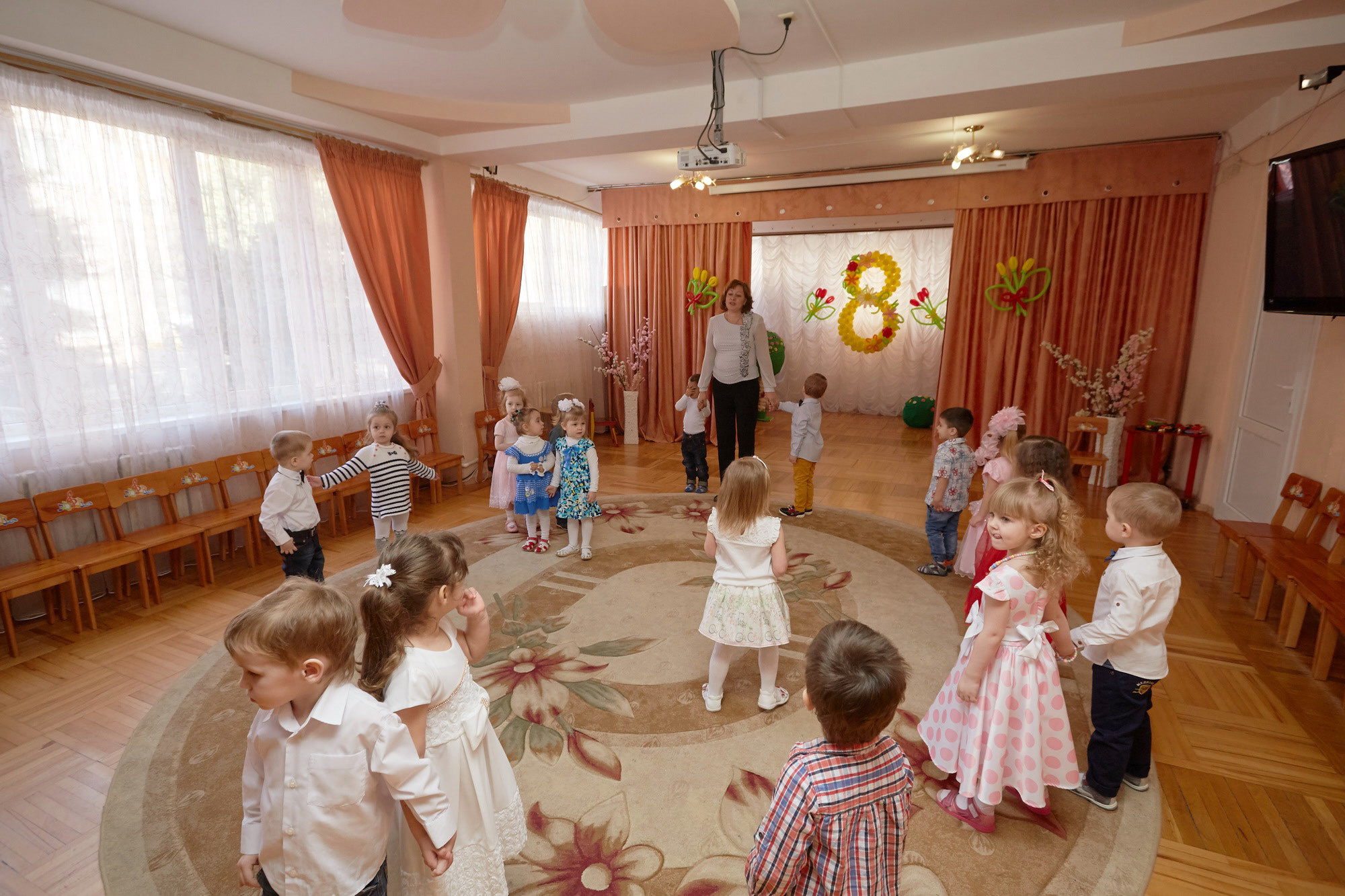 111 Детский сад. Утренник. Март. Креативный фотограф в Москве