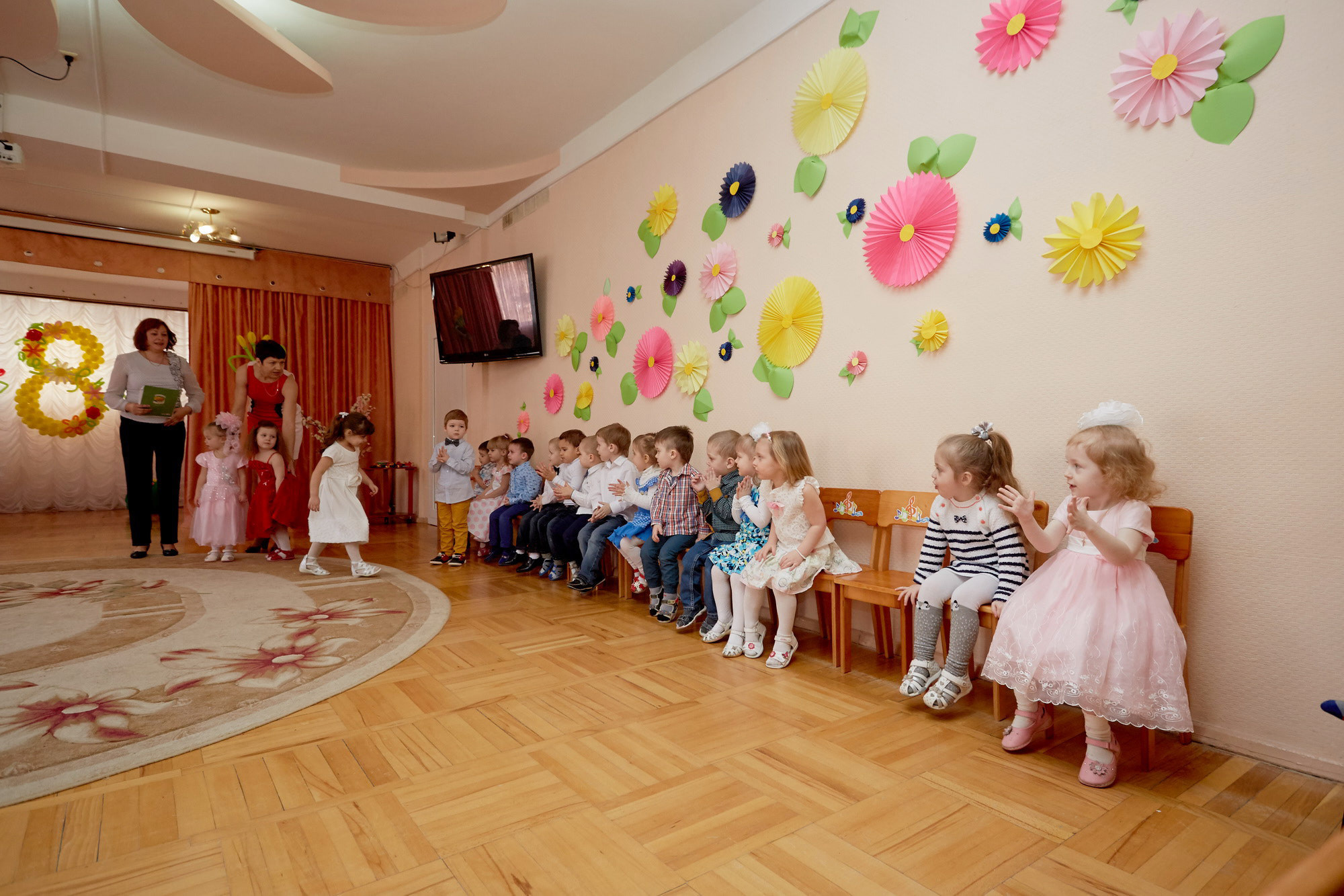 111 Детский сад. Утренник. Март. Креативный фотограф в Москве