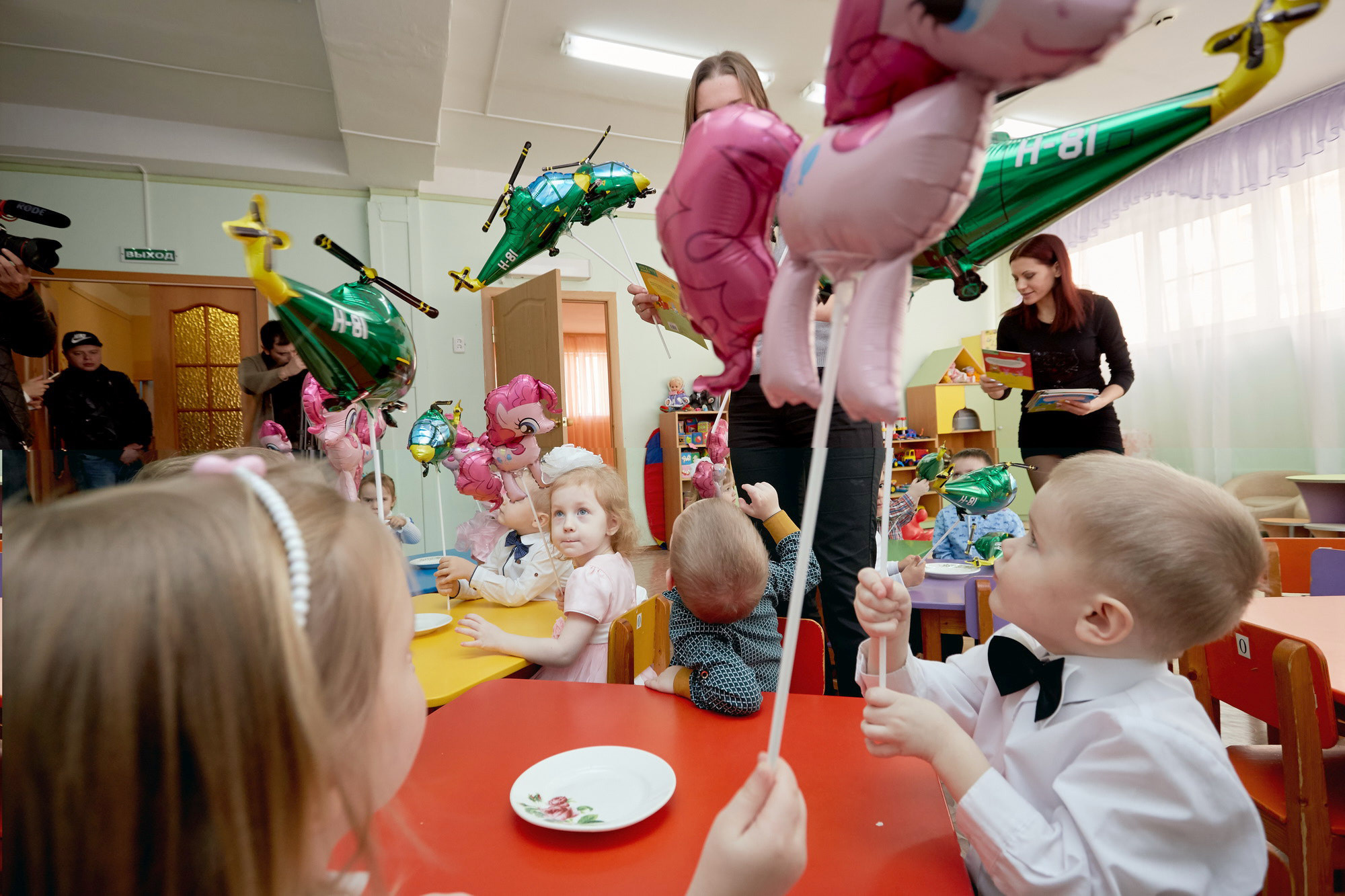 111 Детский сад. Утренник. Март. Креативный фотограф в Москве