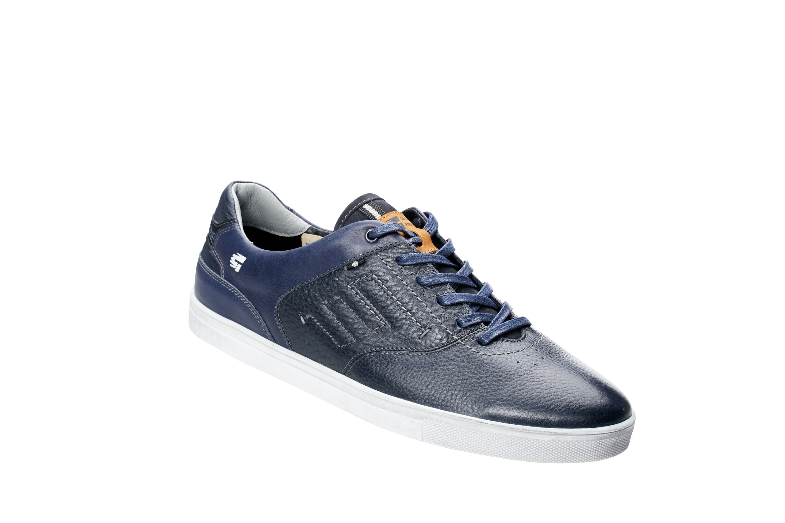 Обувь Дельта. Креативный фотограф в Москве