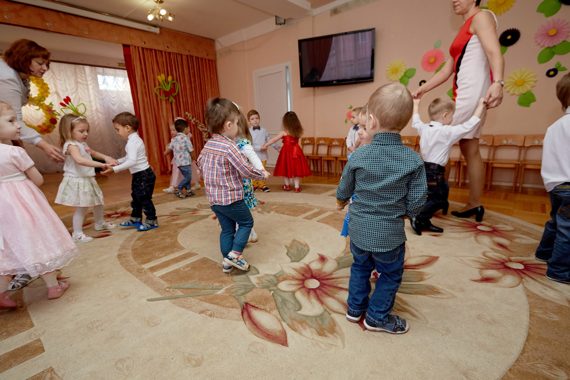111 Детский сад. Утренник. Март. Креативный фотограф в Москве