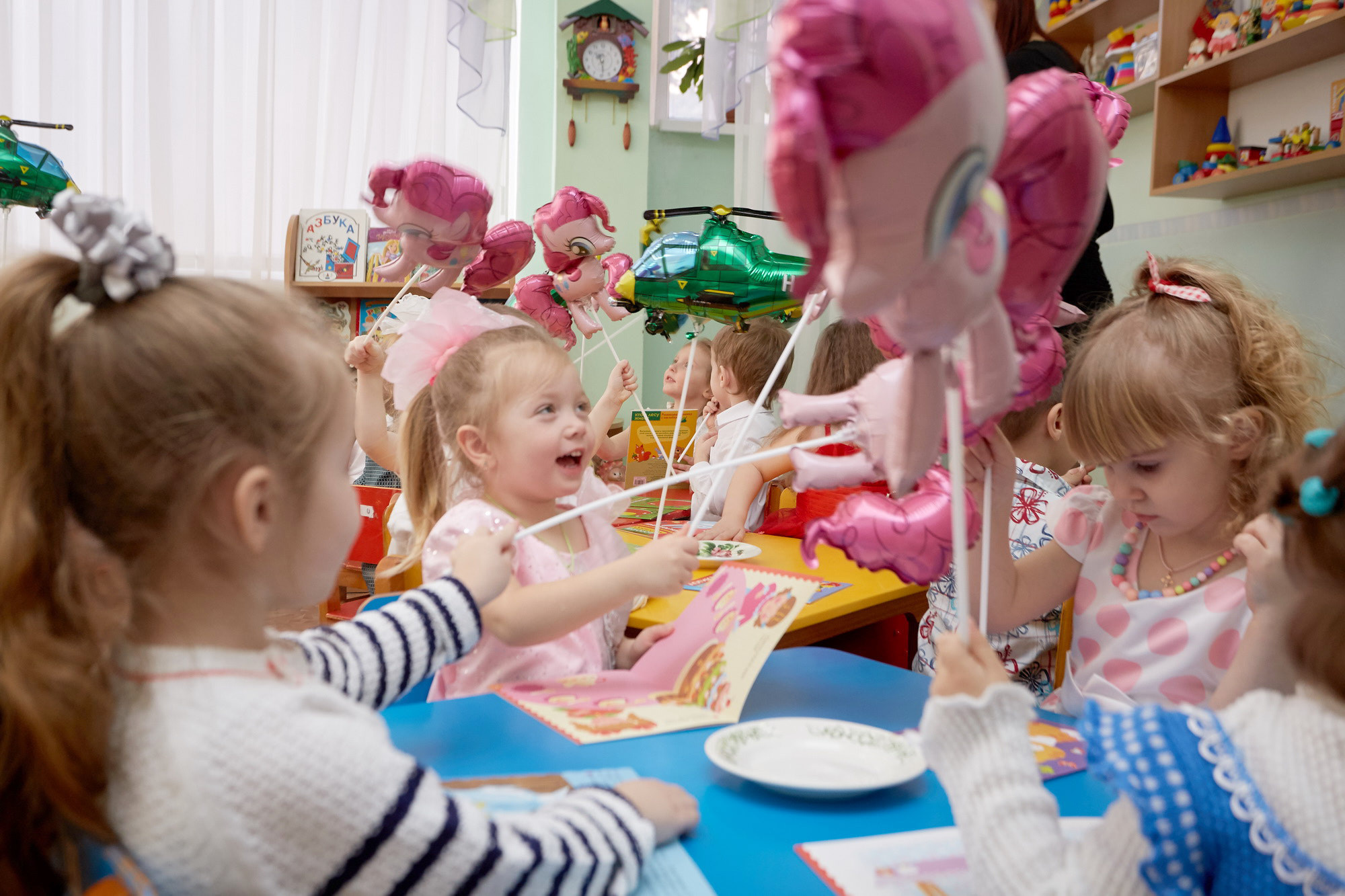 111 Детский сад. Утренник. Март. Креативный фотограф в Москве