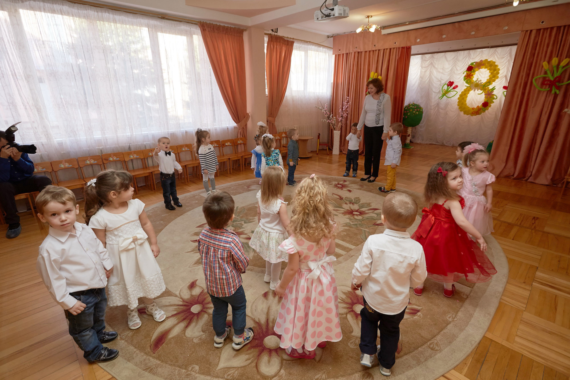 111 Детский сад. Утренник. Март. Креативный фотограф в Москве