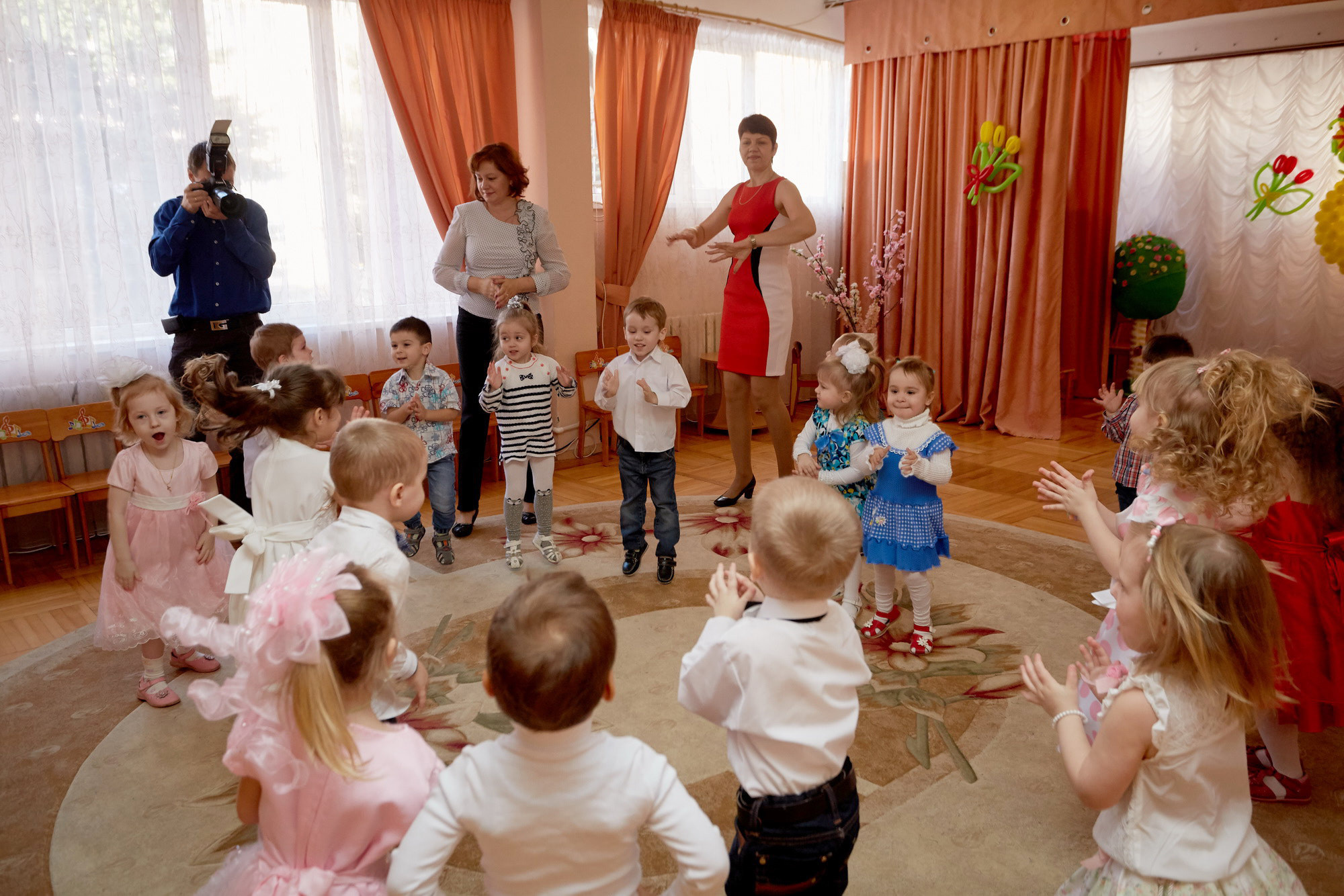 111 Детский сад. Утренник. Март. Креативный фотограф в Москве