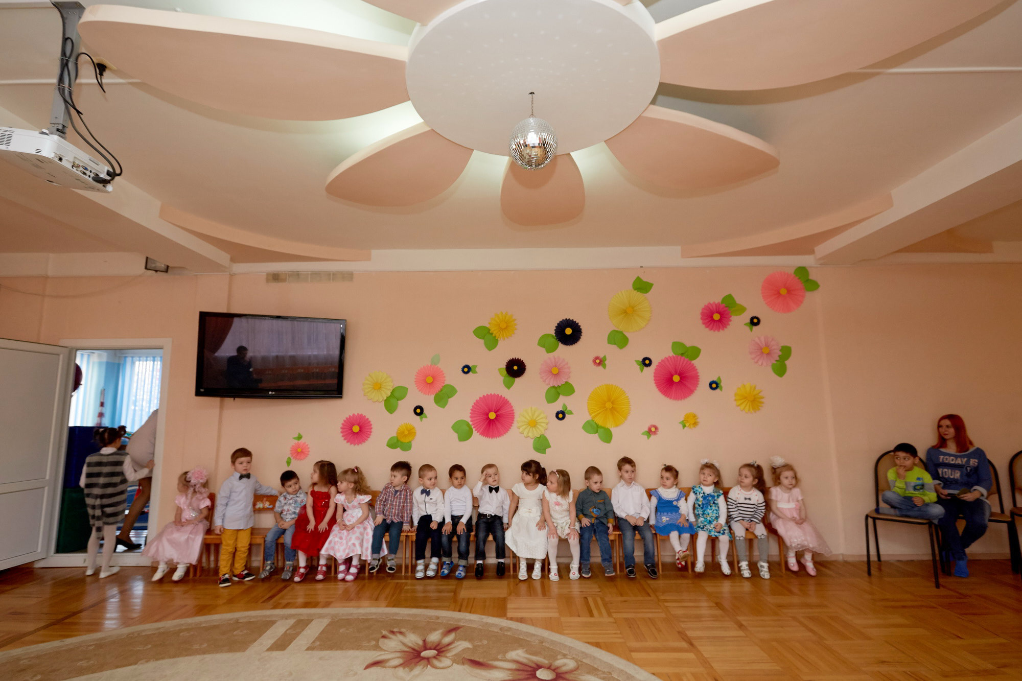 111 Детский сад. Утренник. Март. Креативный фотограф в Москве