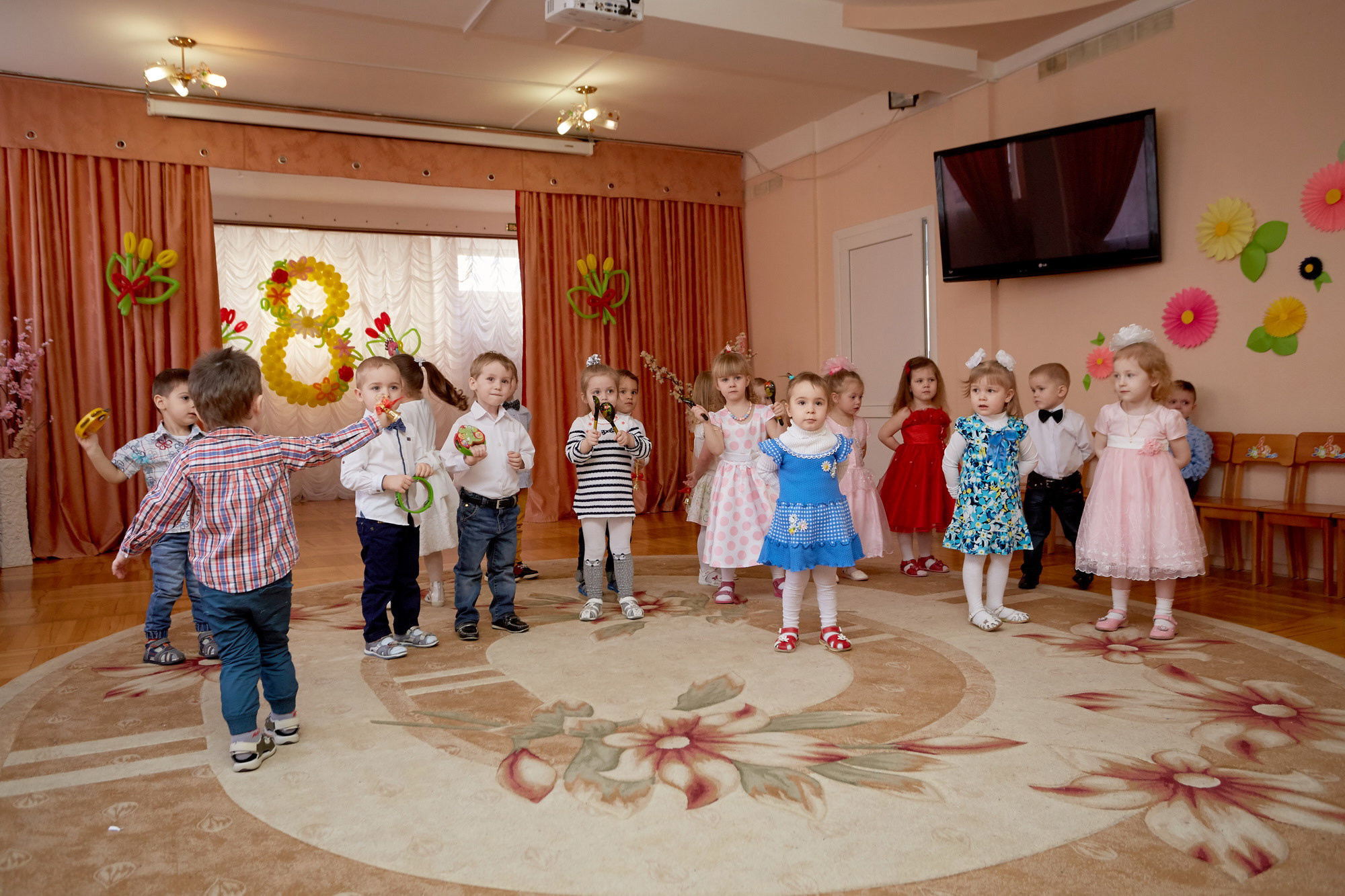 111 Детский сад. Утренник. Март. Креативный фотограф в Москве