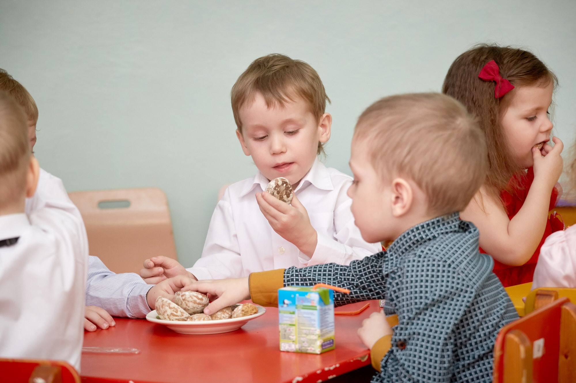 111 Детский сад. Утренник. Март. Креативный фотограф в Москве
