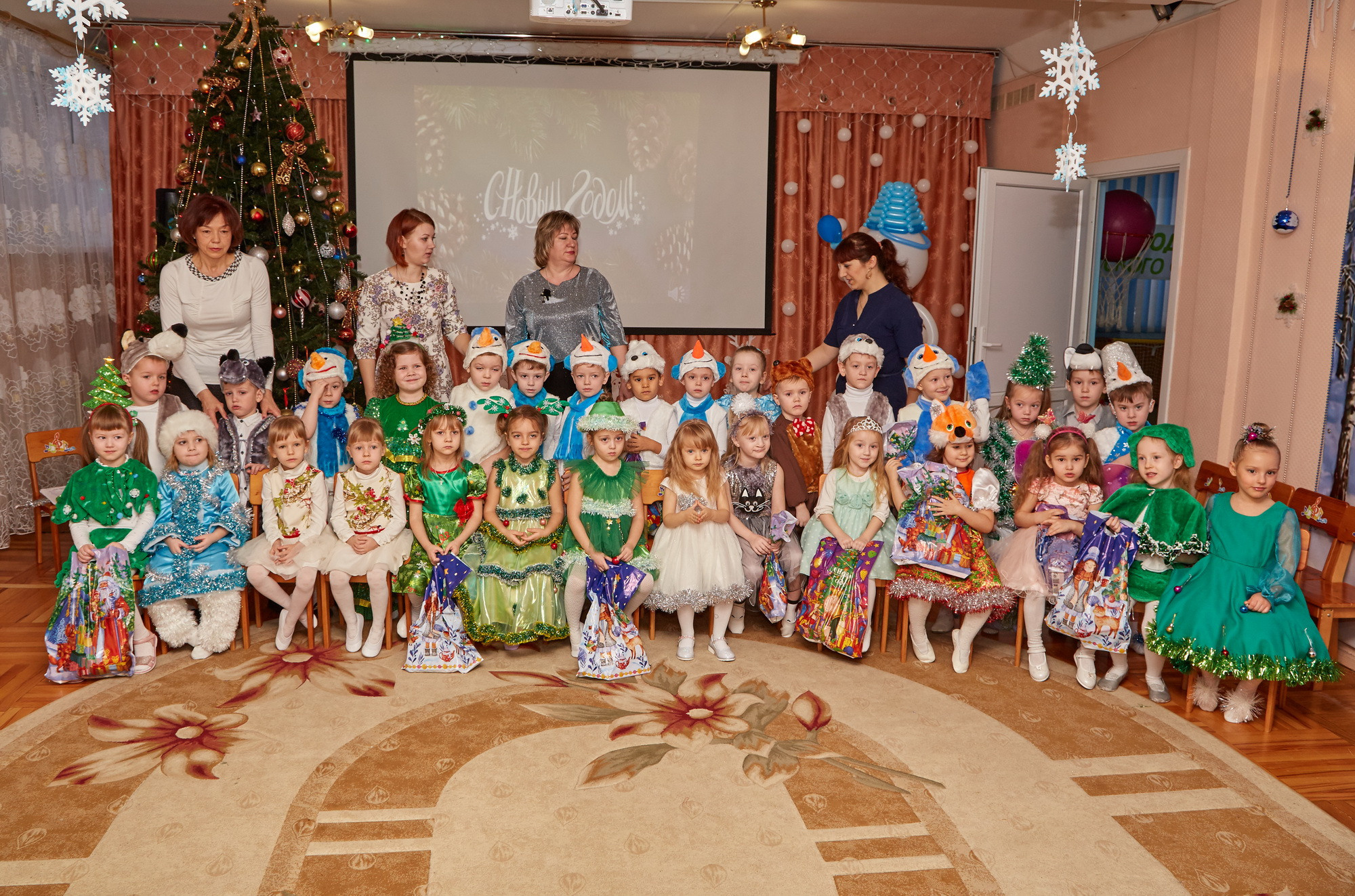 Новый год. Детский сад 111. Креативный фотограф в Москве