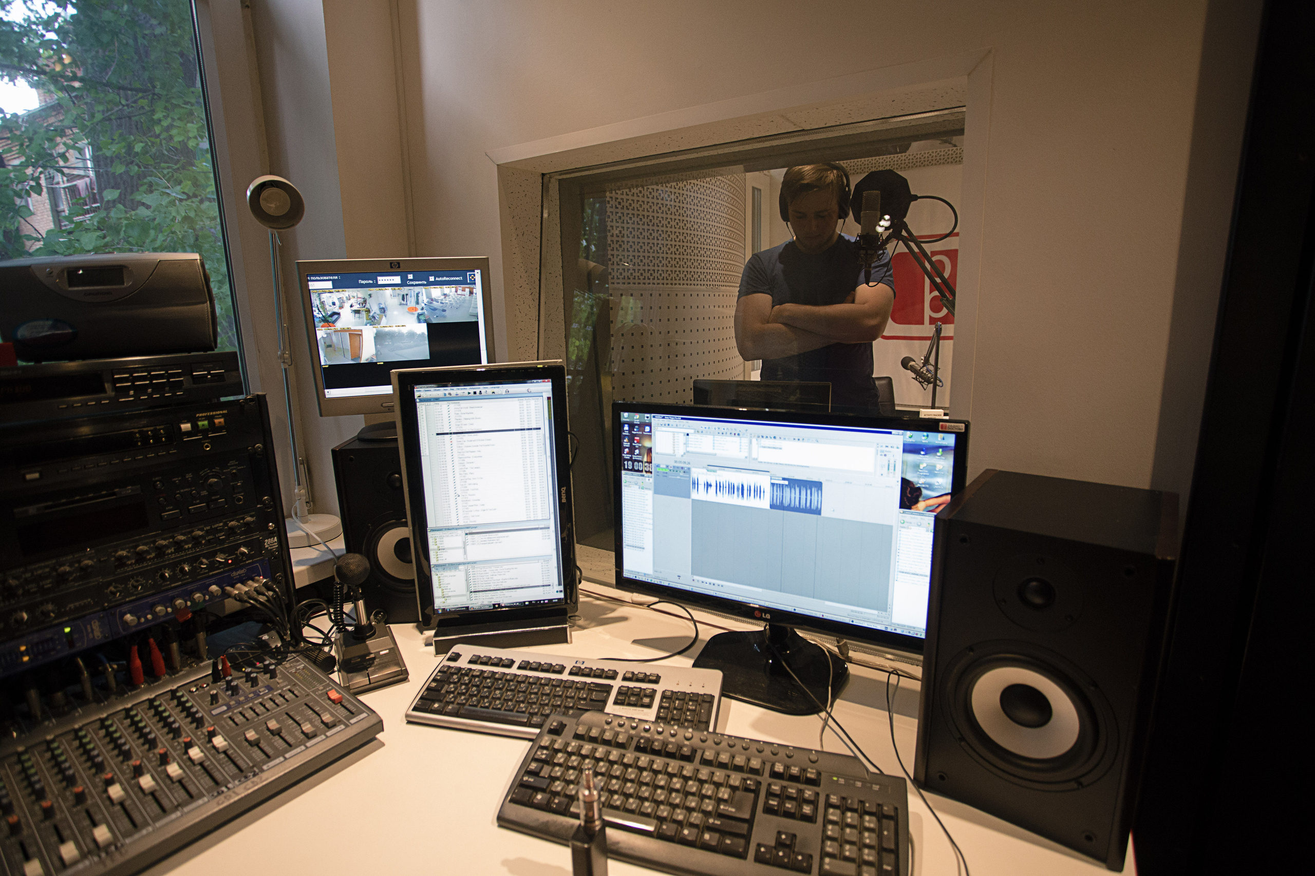 Радио Ростова. Озвучка трейлера «Небесные тропы». Креативный фотограф в Москве