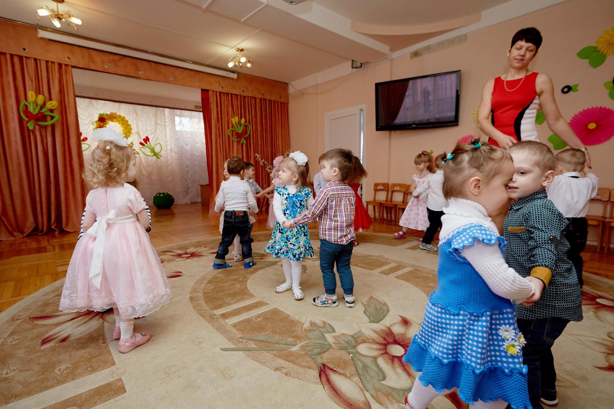 111 Детский сад. Утренник. Март. Креативный фотограф в Москве
