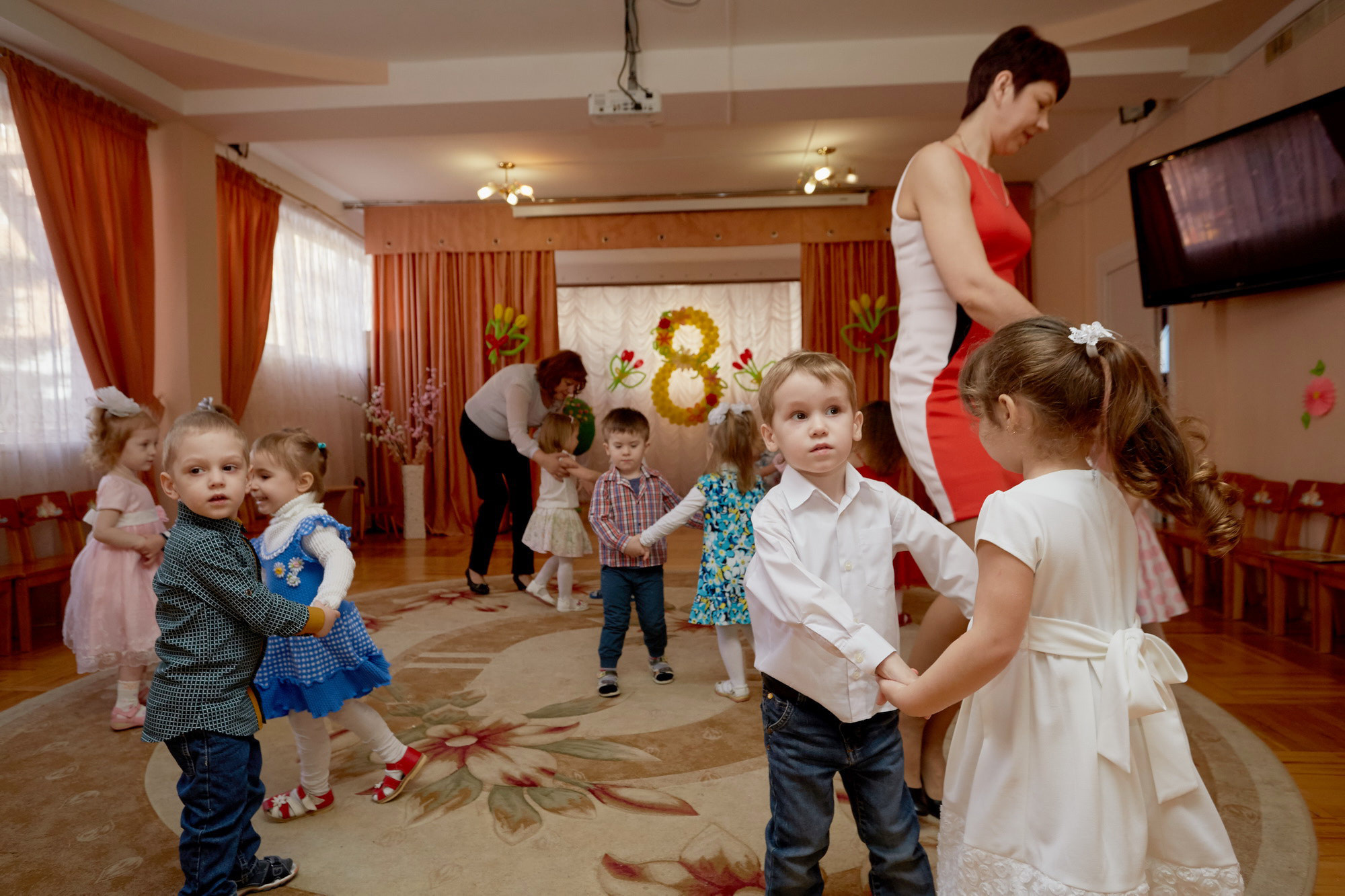 111 Детский сад. Утренник. Март. Креативный фотограф в Москве