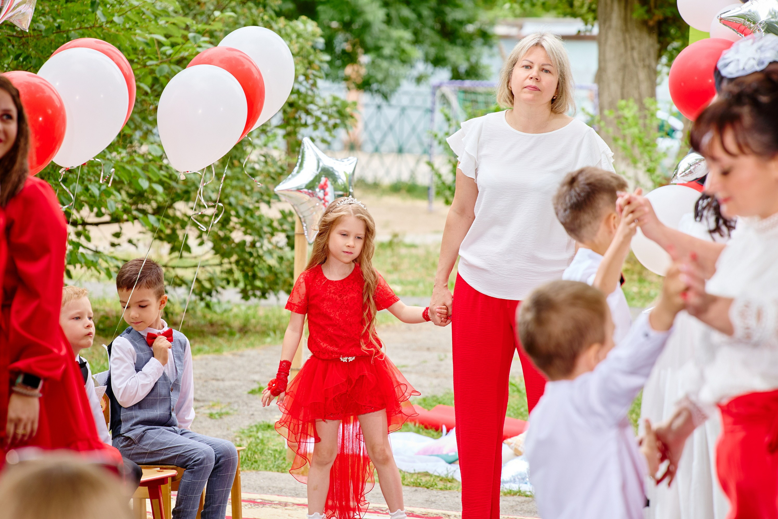 Выпускной 45 сад. Фотограф Выпускные альбомы Таганрог Сергей Коробченко
