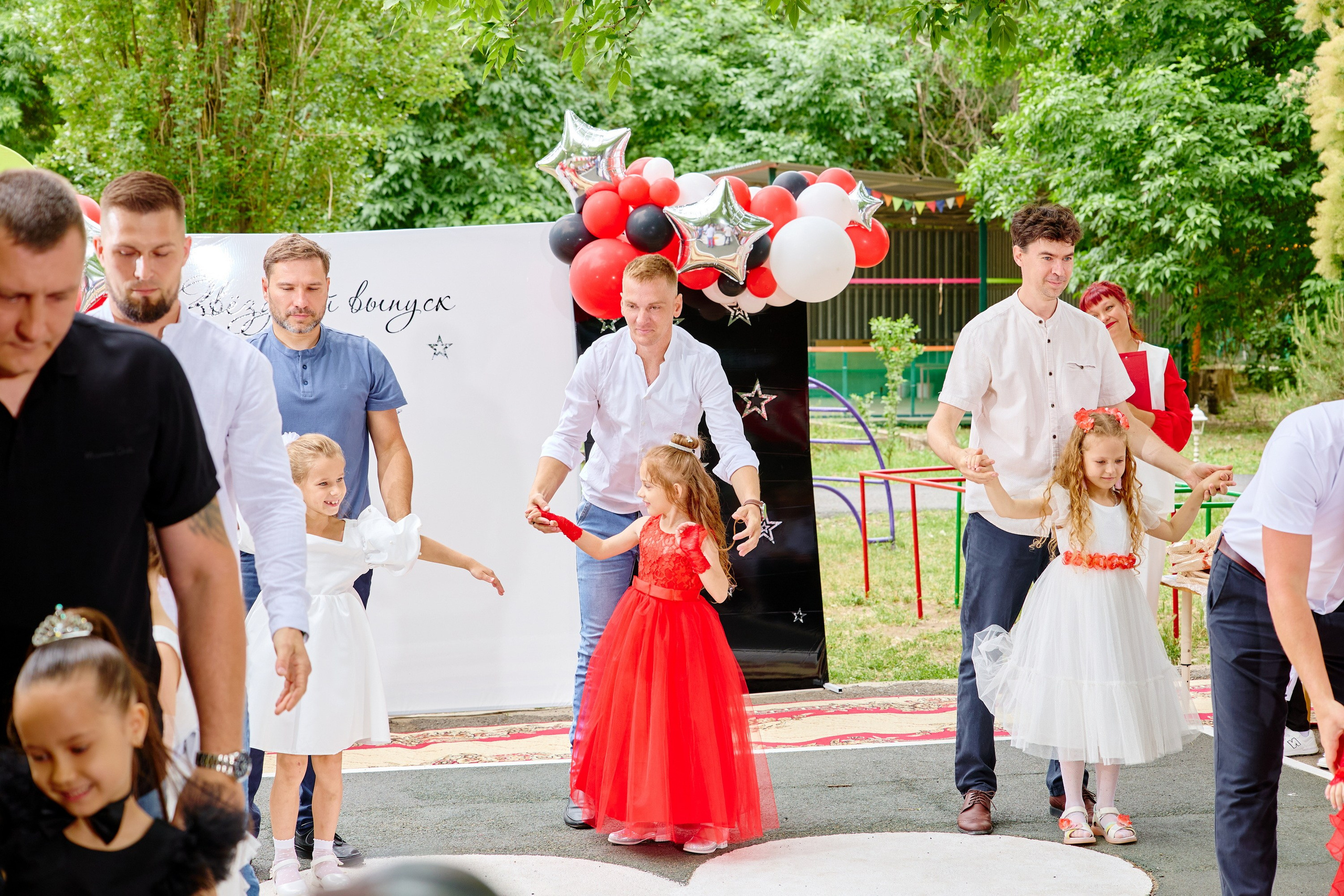 Выпускной 45 сад. Фотограф Выпускные альбомы Таганрог Сергей Коробченко