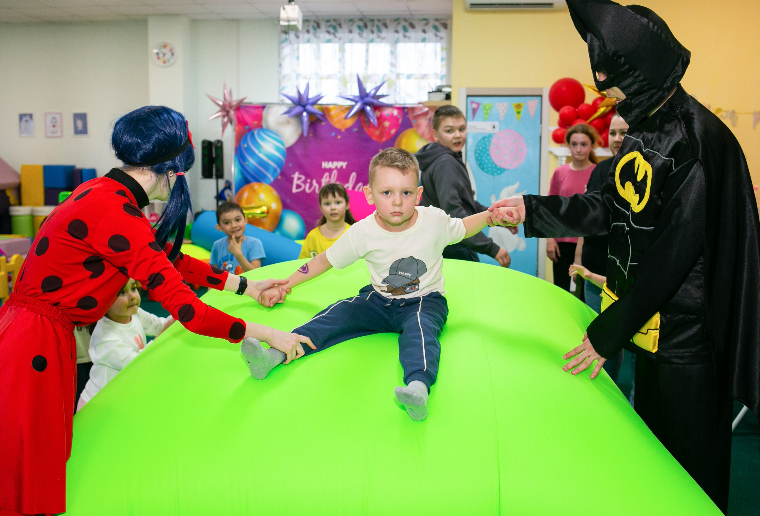 Леди Баг и Бэтмен. Фотограф новорожденных и семейный фотограф НСО г. Бердск Марина Львова